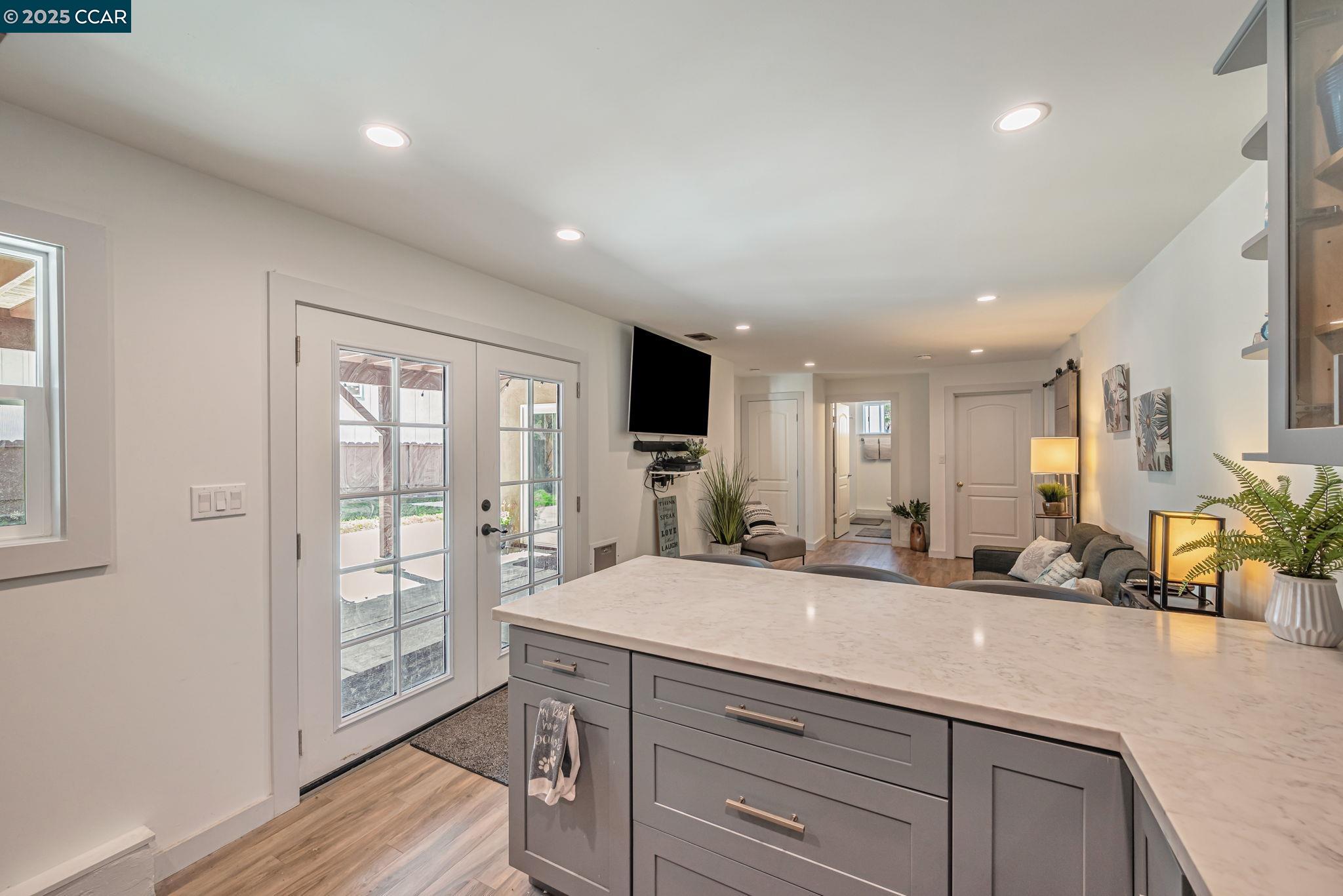 Detail Gallery Image 28 of 40 For 170 Yolo Ct, San Bruno,  CA 94066 - 5 Beds | 3 Baths