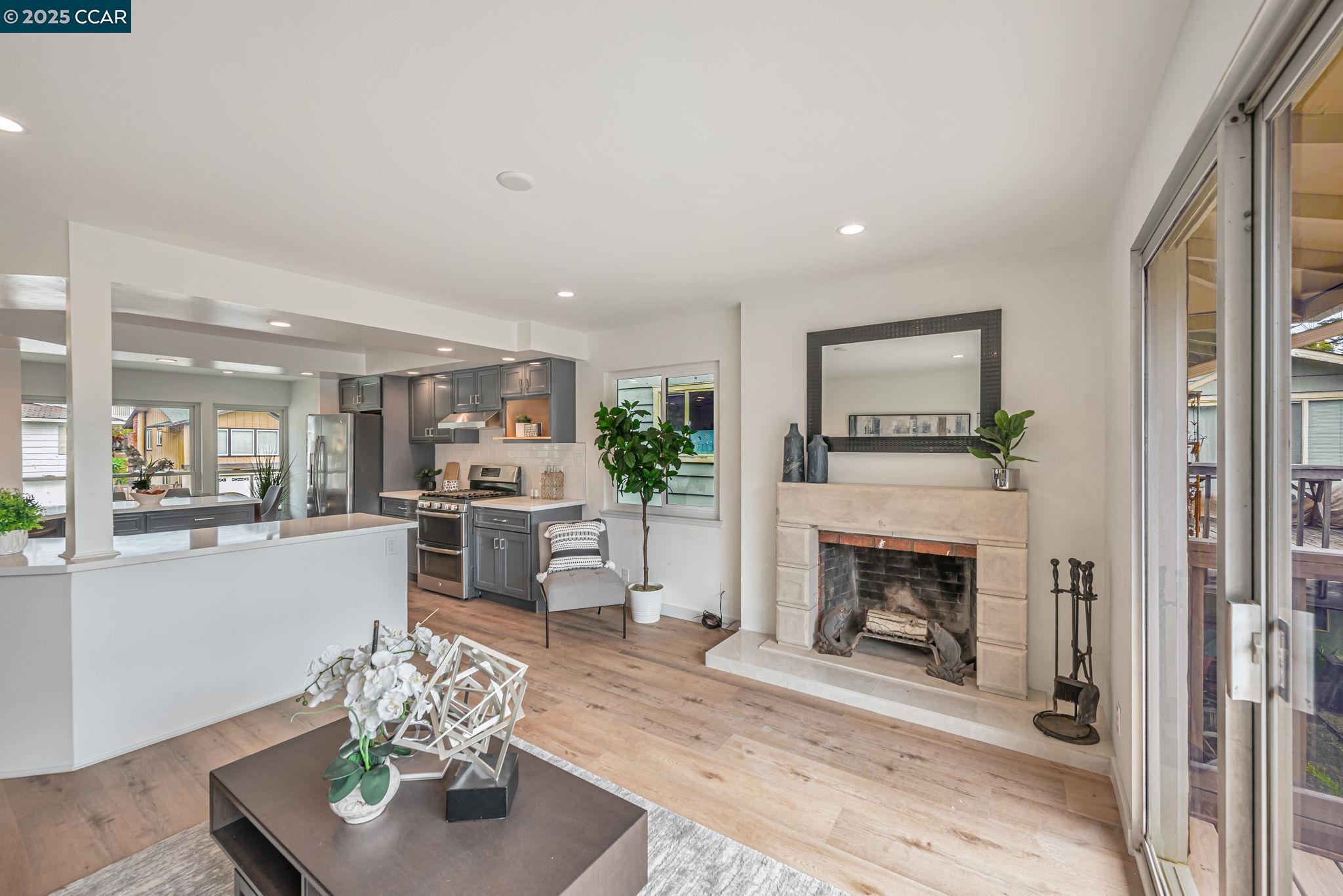 Detail Gallery Image 7 of 40 For 170 Yolo Ct, San Bruno,  CA 94066 - 5 Beds | 3 Baths