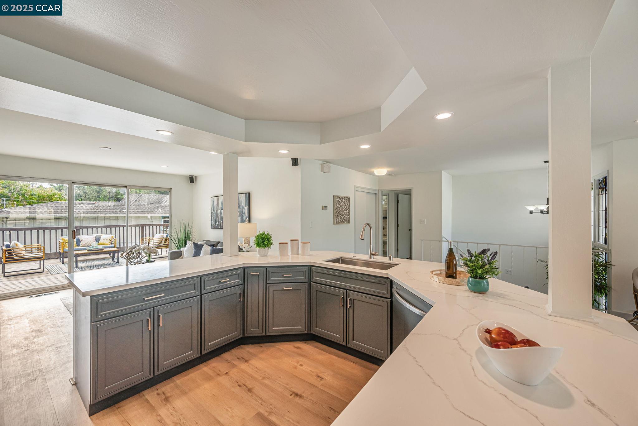 Detail Gallery Image 9 of 40 For 170 Yolo Ct, San Bruno,  CA 94066 - 5 Beds | 3 Baths