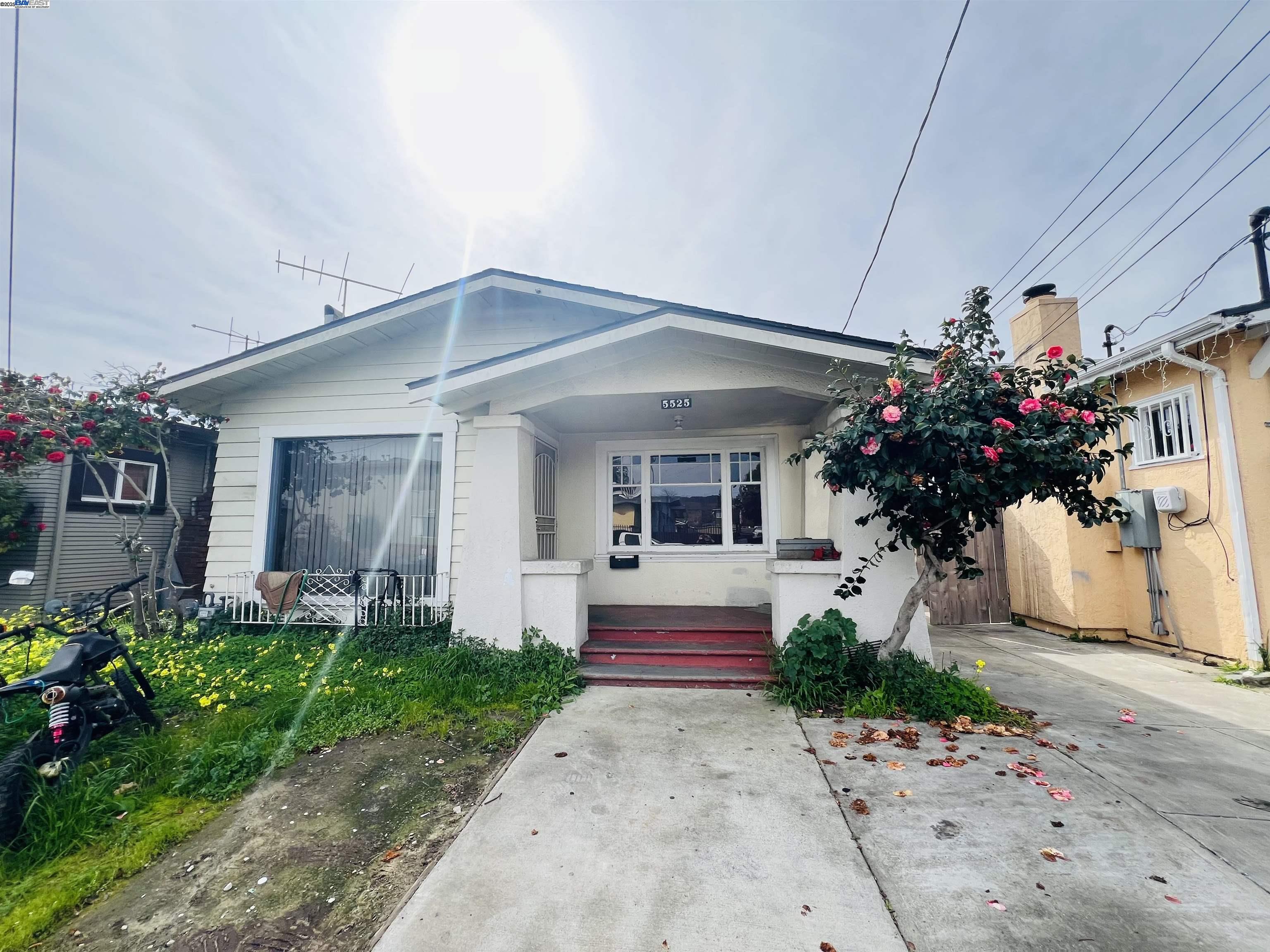 5525 Harvey Ave, Oakland, California 94621, 2 Bedrooms Bedrooms, 5 Rooms Rooms,1 BathroomBathrooms,Residential,For Sale,5525 Harvey Ave,41087722