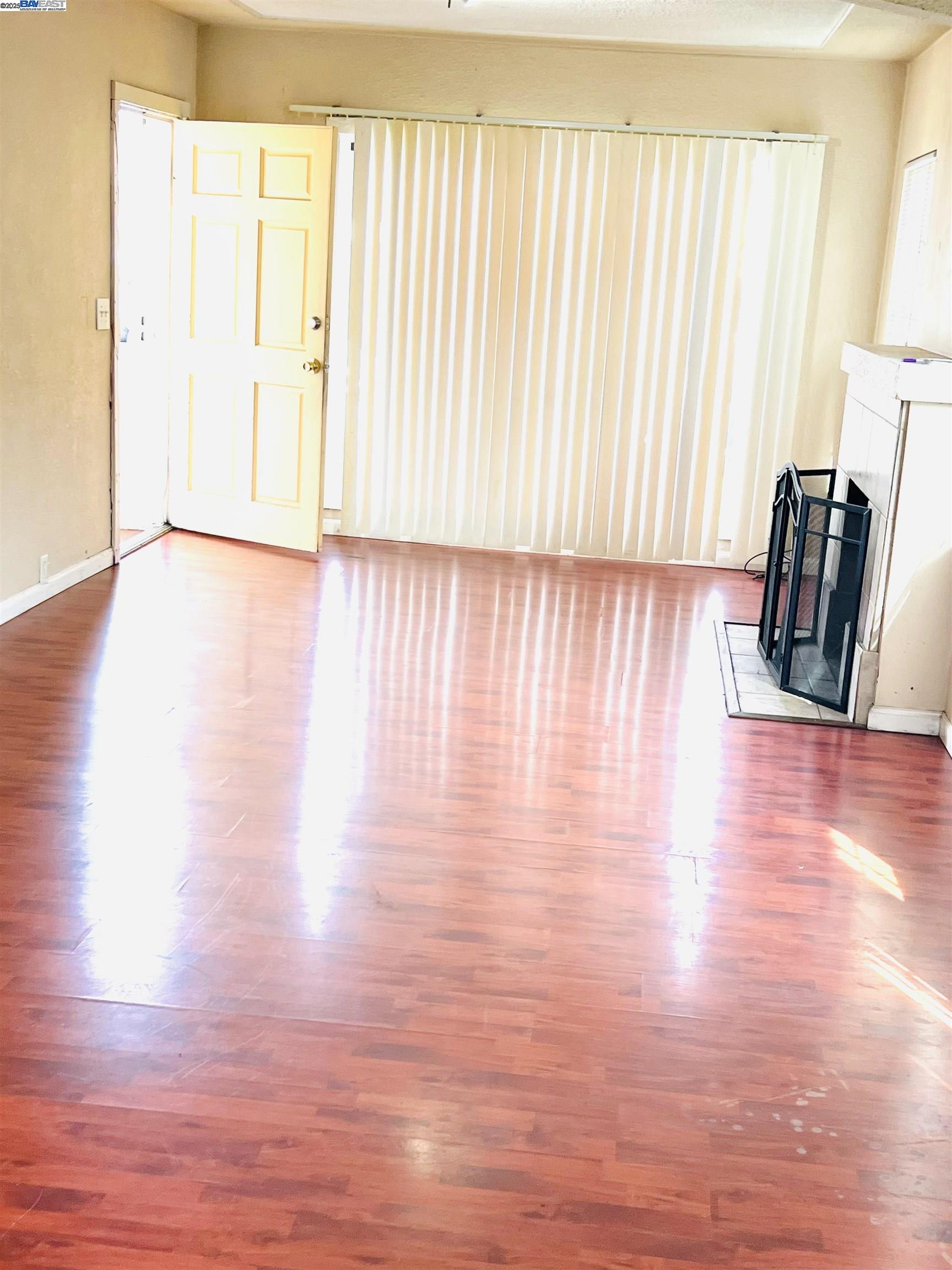 5525 Harvey Ave, Oakland, California 94621, 2 Bedrooms Bedrooms, 5 Rooms Rooms,1 BathroomBathrooms,Residential,For Sale,5525 Harvey Ave,41087722