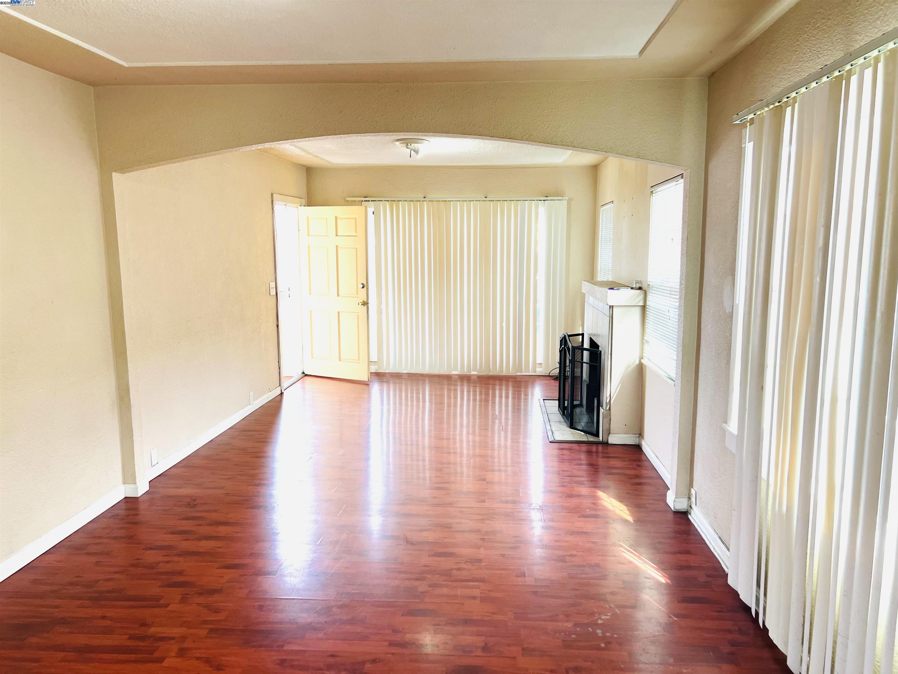 5525 Harvey Ave, Oakland, California 94621, 2 Bedrooms Bedrooms, 5 Rooms Rooms,1 BathroomBathrooms,Residential,For Sale,5525 Harvey Ave,41087722