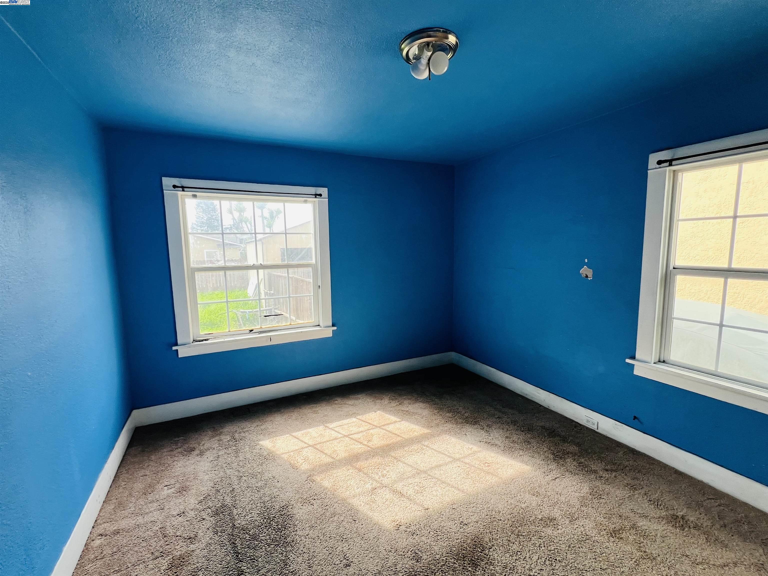 5525 Harvey Ave, Oakland, California 94621, 2 Bedrooms Bedrooms, 5 Rooms Rooms,1 BathroomBathrooms,Residential,For Sale,5525 Harvey Ave,41087722