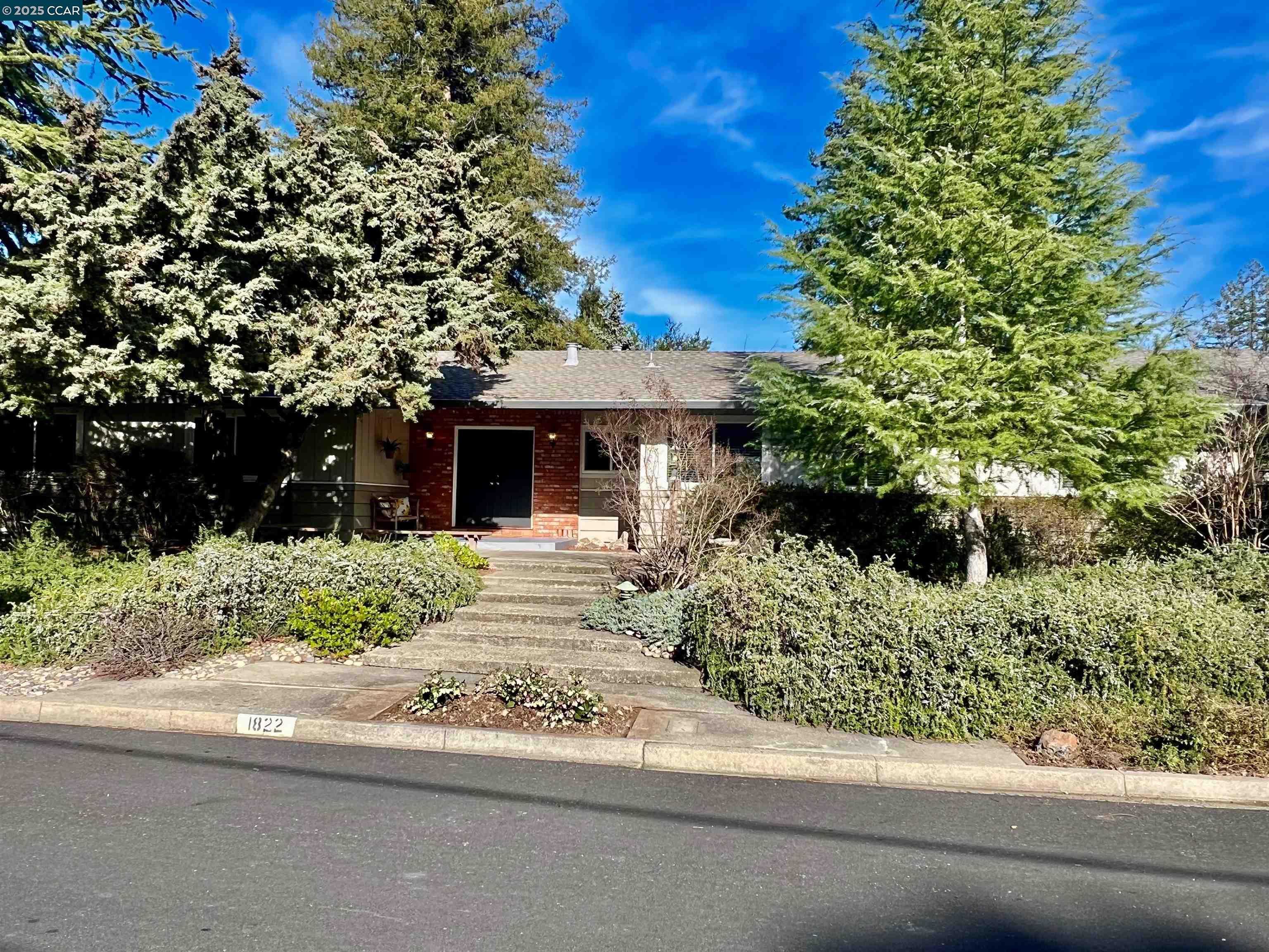 Detail Gallery Image 1 of 1 For 1822 Del Rio Drive, Lafayette,  CA 94549 - 4 Beds | 2/1 Baths