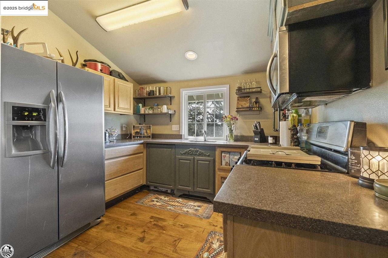Detail Gallery Image 6 of 37 For 11391 Algerine Rd., Jamestown,  CA 95327 - 1 Beds | 1 Baths