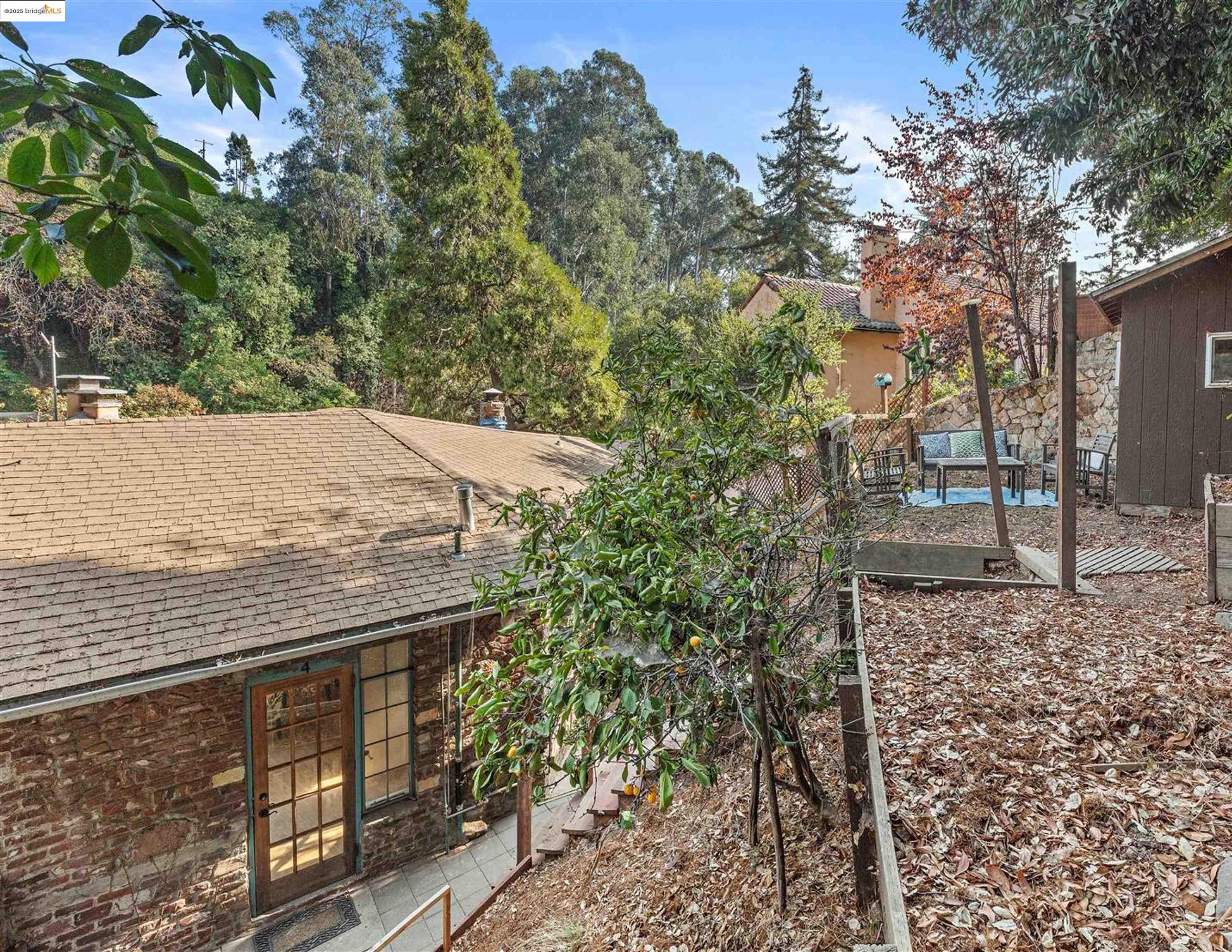 Detail Gallery Image 11 of 18 For 7361 Claremont Ave, Oakland,  CA 94705 - 10 Beds | 5 Baths