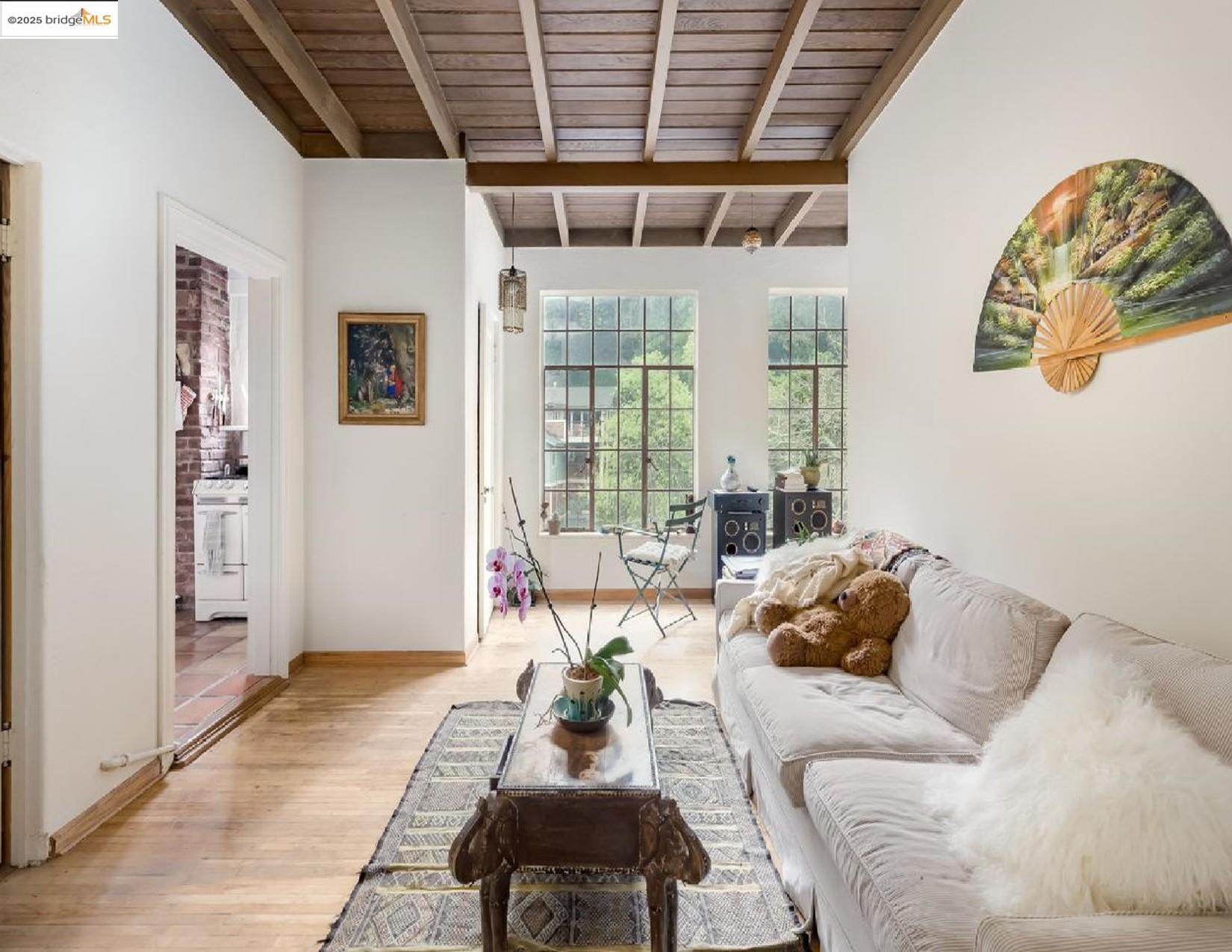 Detail Gallery Image 8 of 18 For 7361 Claremont Ave, Oakland,  CA 94705 - 10 Beds | 5 Baths