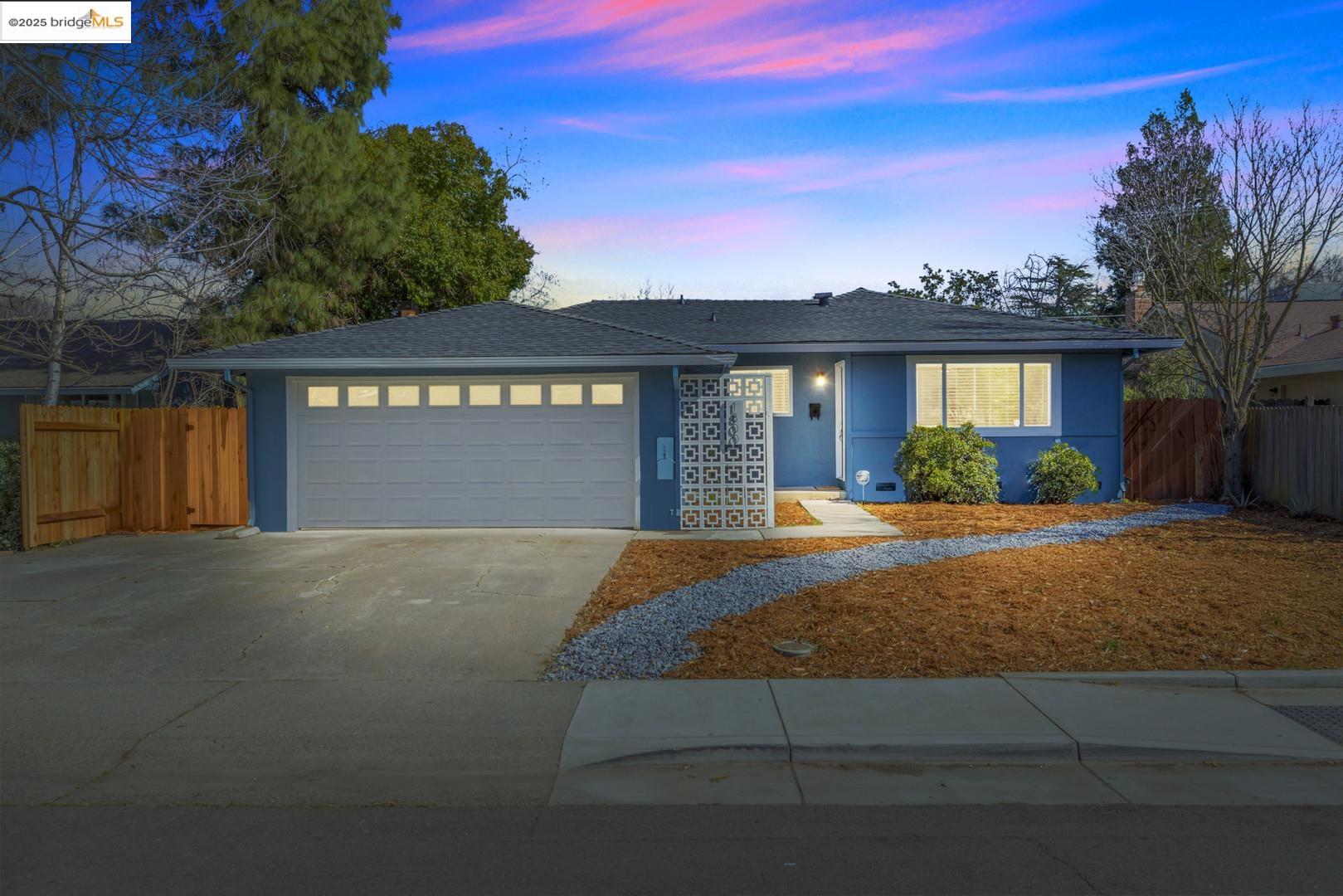 Detail Gallery Image 1 of 1 For 1800 Manzanita Ln, Davis,  CA 95618 - 3 Beds | 2 Baths