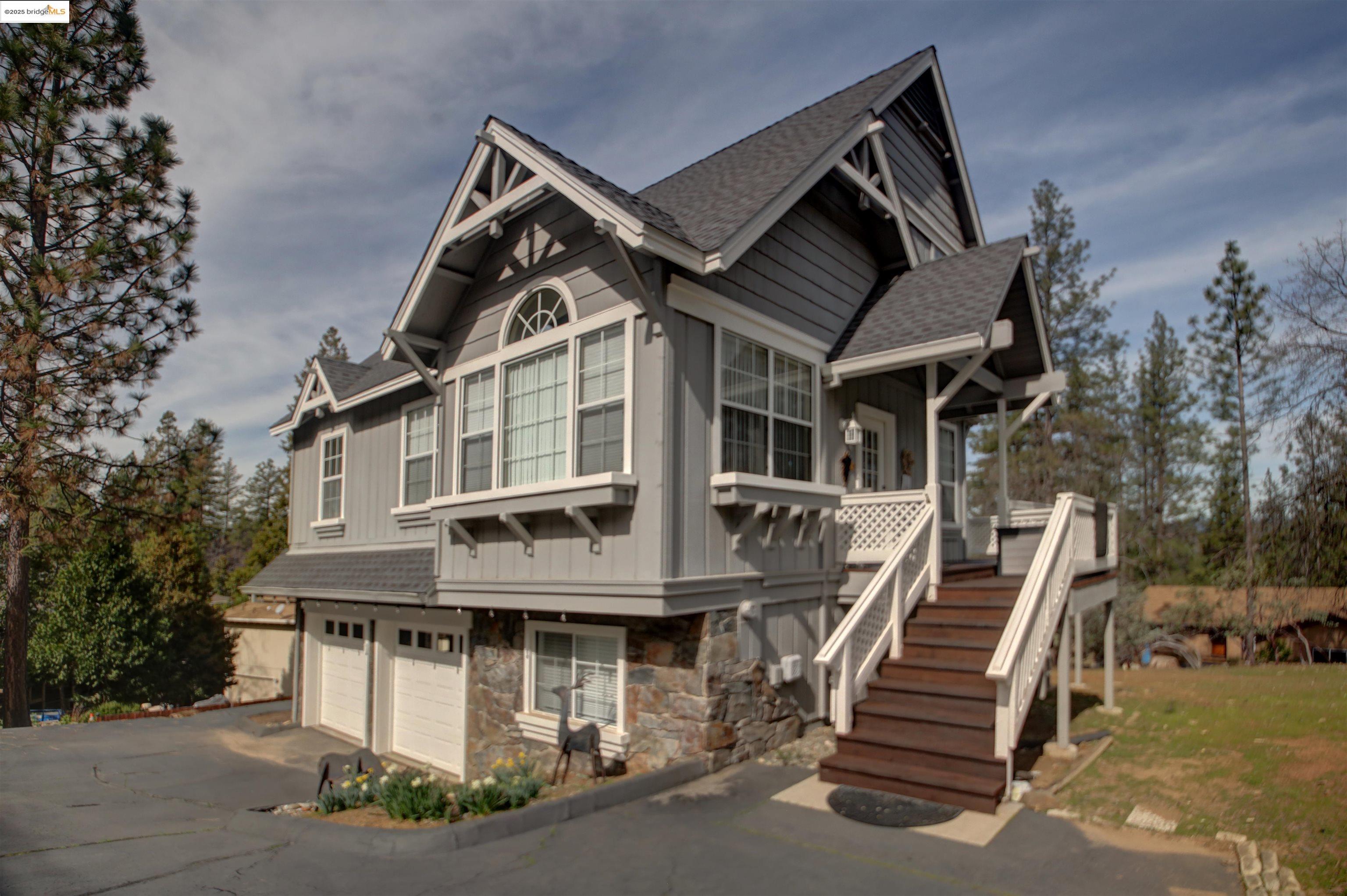 Detail Gallery Image 2 of 35 For 19710 Butler Way, Groveland,  CA 95321 - 3 Beds | 2 Baths