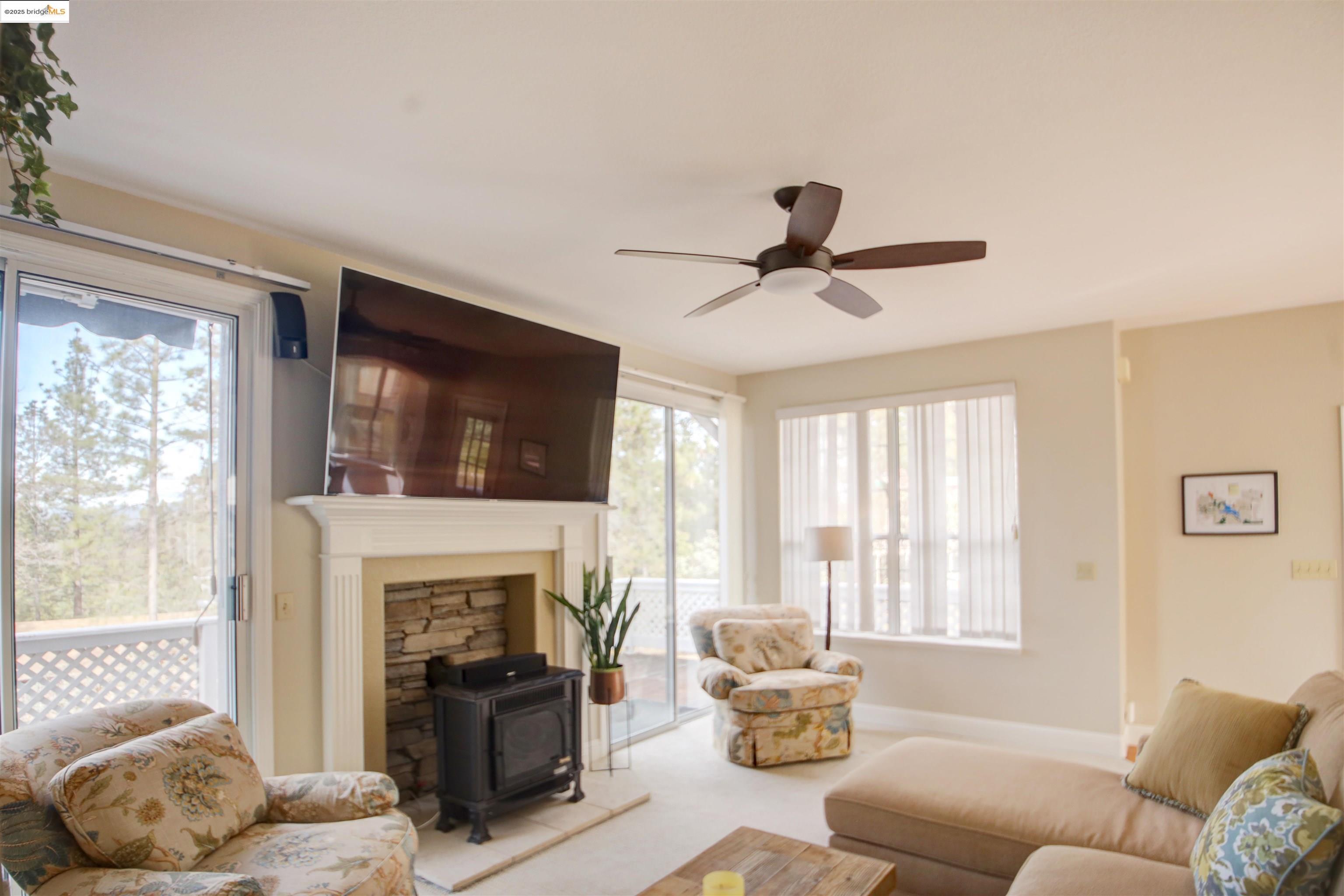 Detail Gallery Image 13 of 35 For 19710 Butler Way, Groveland,  CA 95321 - 3 Beds | 2 Baths