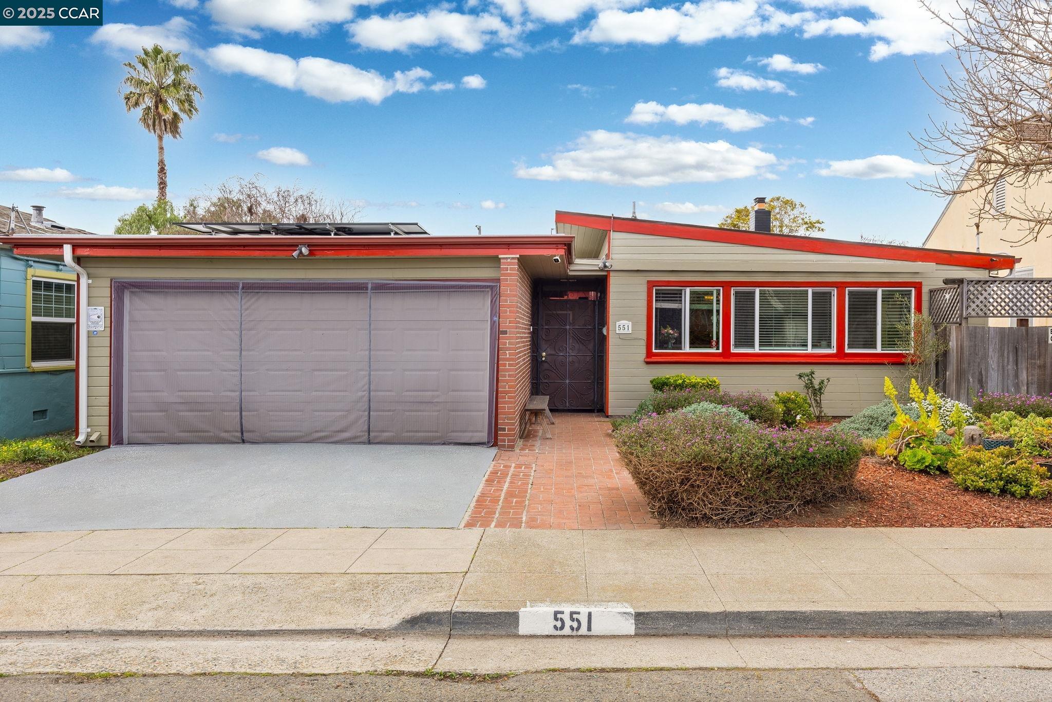 Detail Gallery Image 1 of 1 For 551 31st, Richmond,  CA 94804 - 3 Beds | 2 Baths
