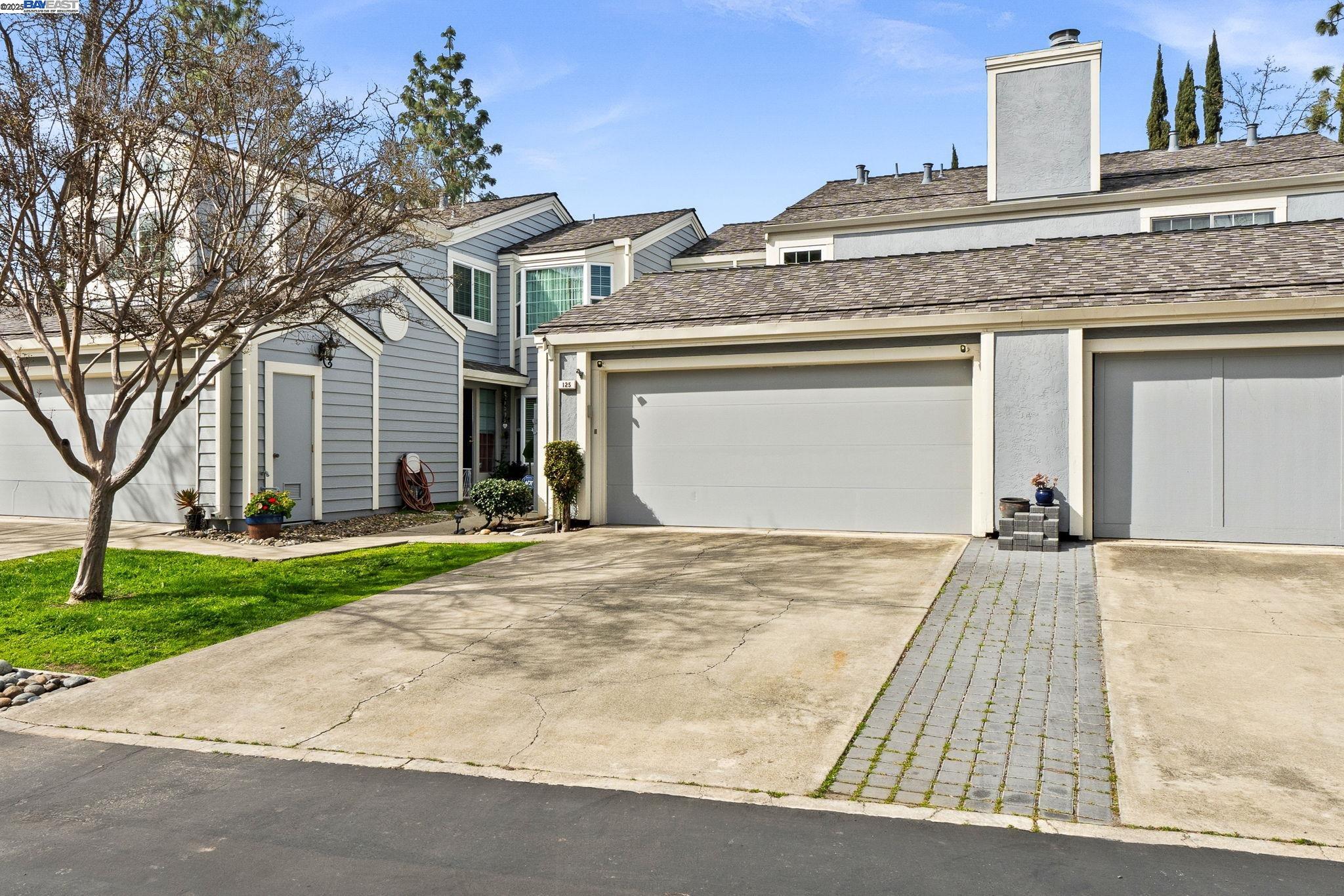 Browse active condo listings in NORTHWOOD COMMONS