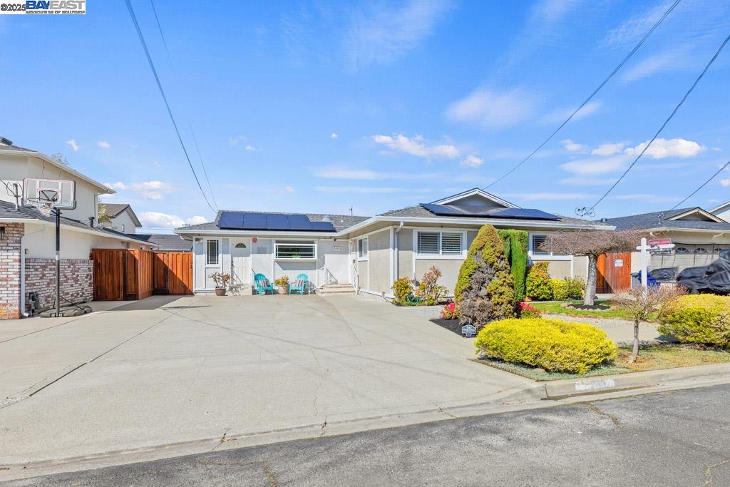 Detail Gallery Image 8 of 60 For 2391 Belvedere Ave, San Leandro,  CA 94577 - 4 Beds | 2 Baths