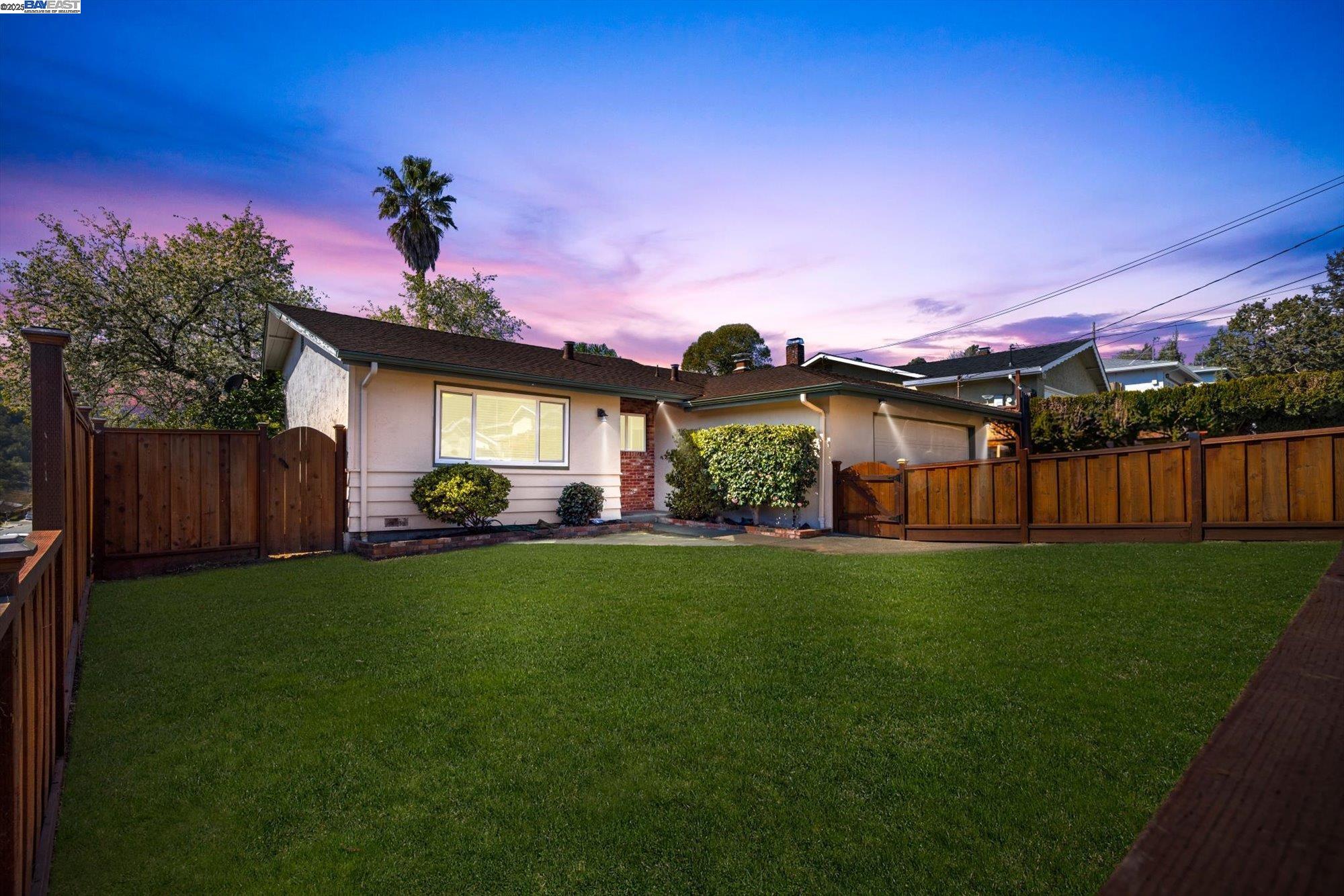 Detail Gallery Image 1 of 1 For 3826 Victor St, Pinole,  CA 94564 - 3 Beds | 2 Baths
