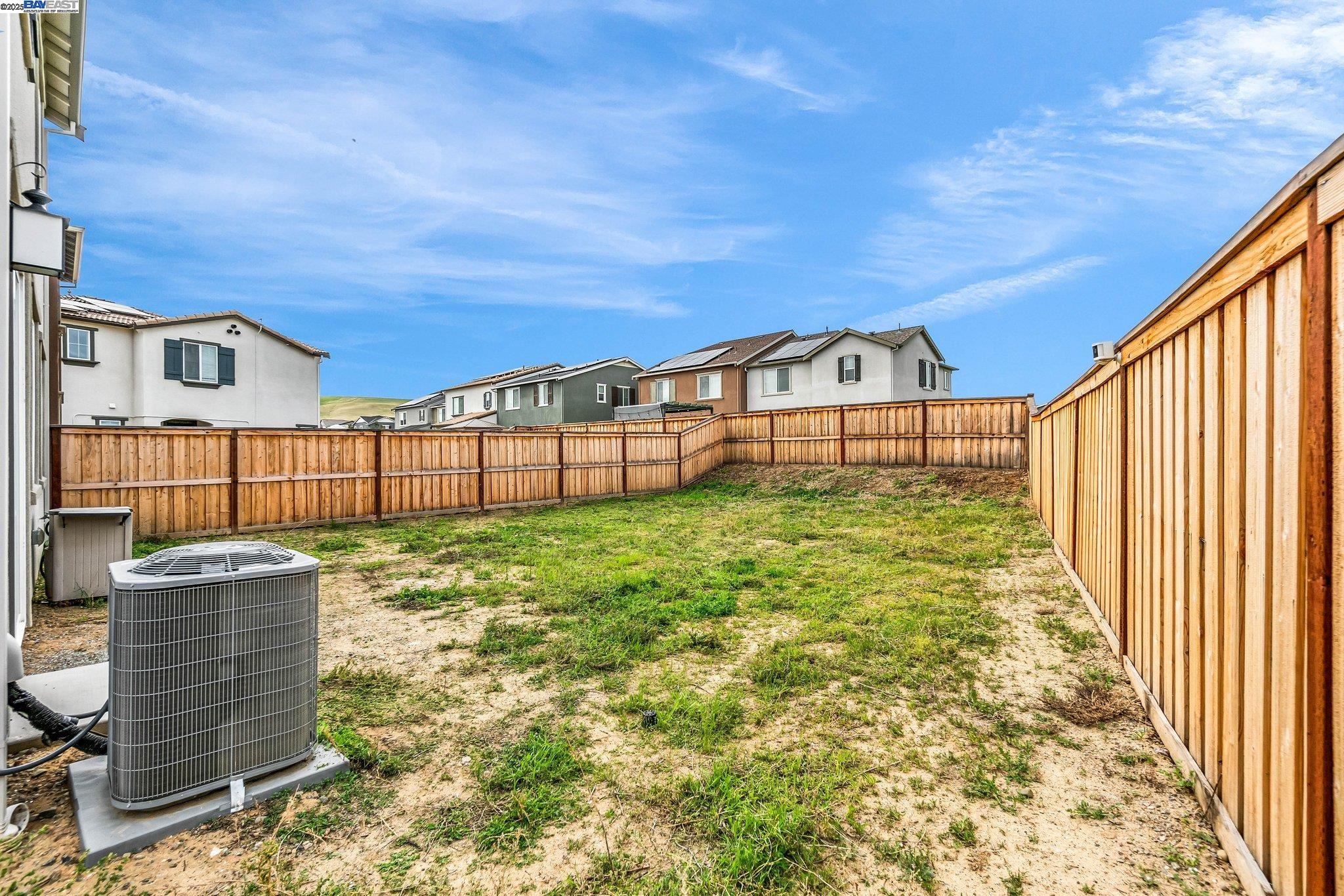 Detail Gallery Image 17 of 33 For 5796 Markham Ct, Tracy,  CA 95377 - 4 Beds | 3 Baths