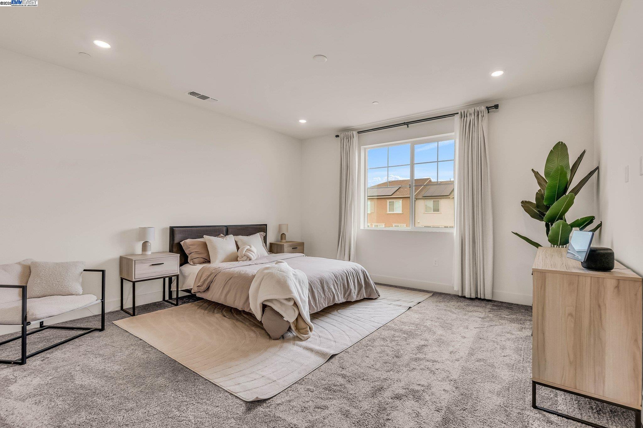 Detail Gallery Image 9 of 33 For 5796 Markham Ct, Tracy,  CA 95377 - 4 Beds | 3 Baths