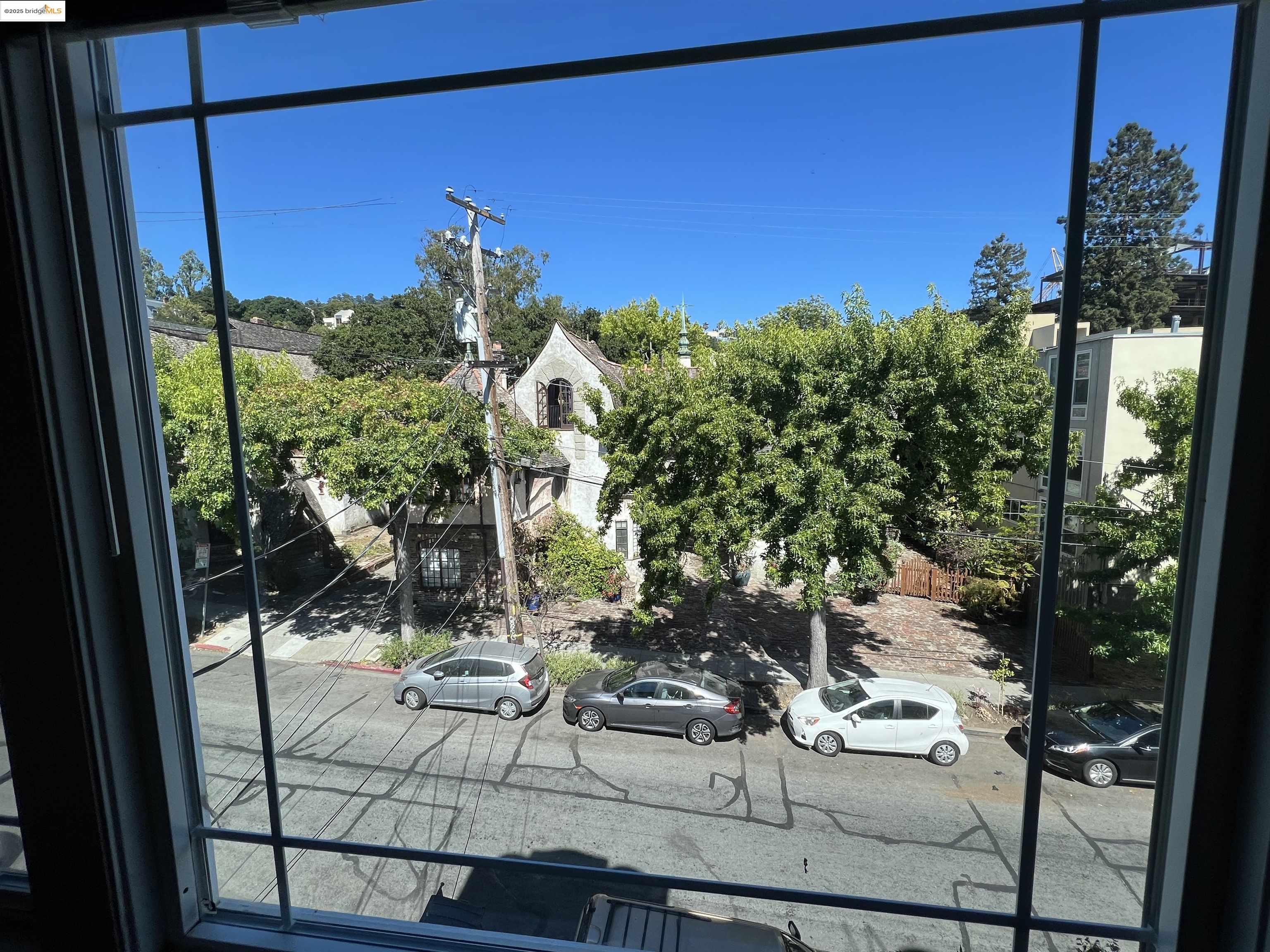 Detail Gallery Image 1 of 8 For 1846 Spruce St #31,  Berkeley,  CA 94709-1859 - 1 Beds | 1 Baths