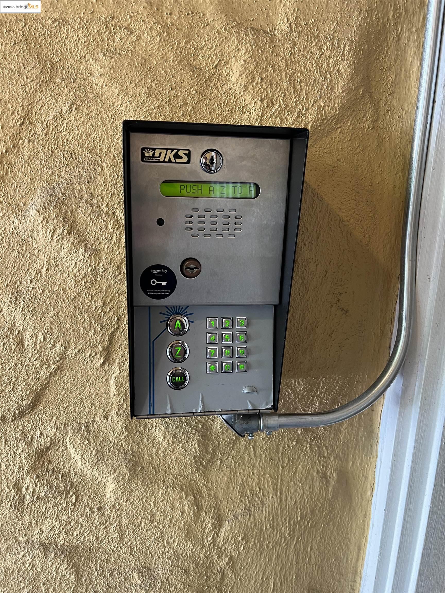 Detail Gallery Image 8 of 8 For 1846 Spruce St #31,  Berkeley,  CA 94709-1859 - 1 Beds | 1 Baths
