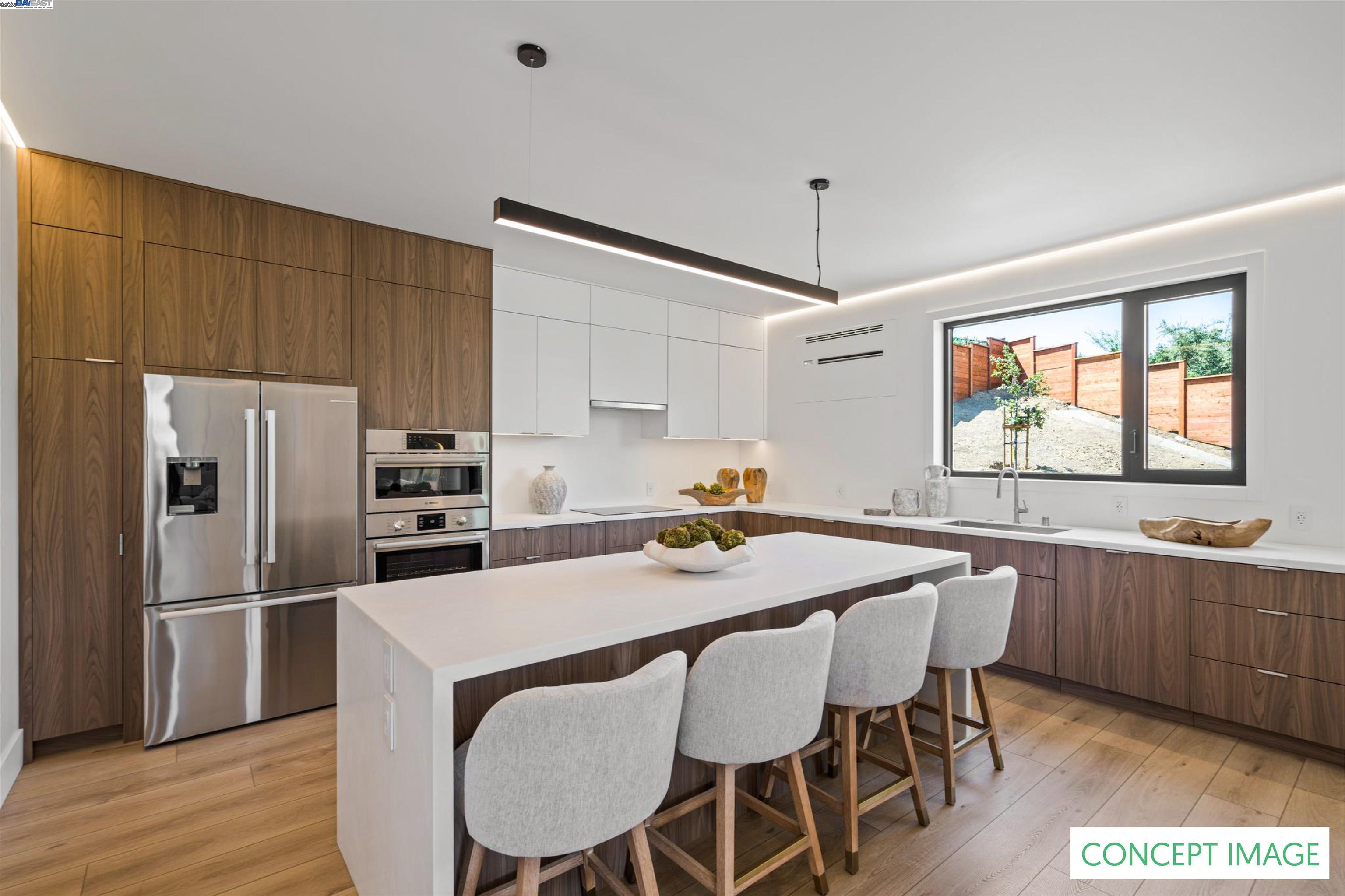 Detail Gallery Image 6 of 13 For 22002 Hoffman Way, Castro Valley,  CA 94546 - 5 Beds | 3/1 Baths