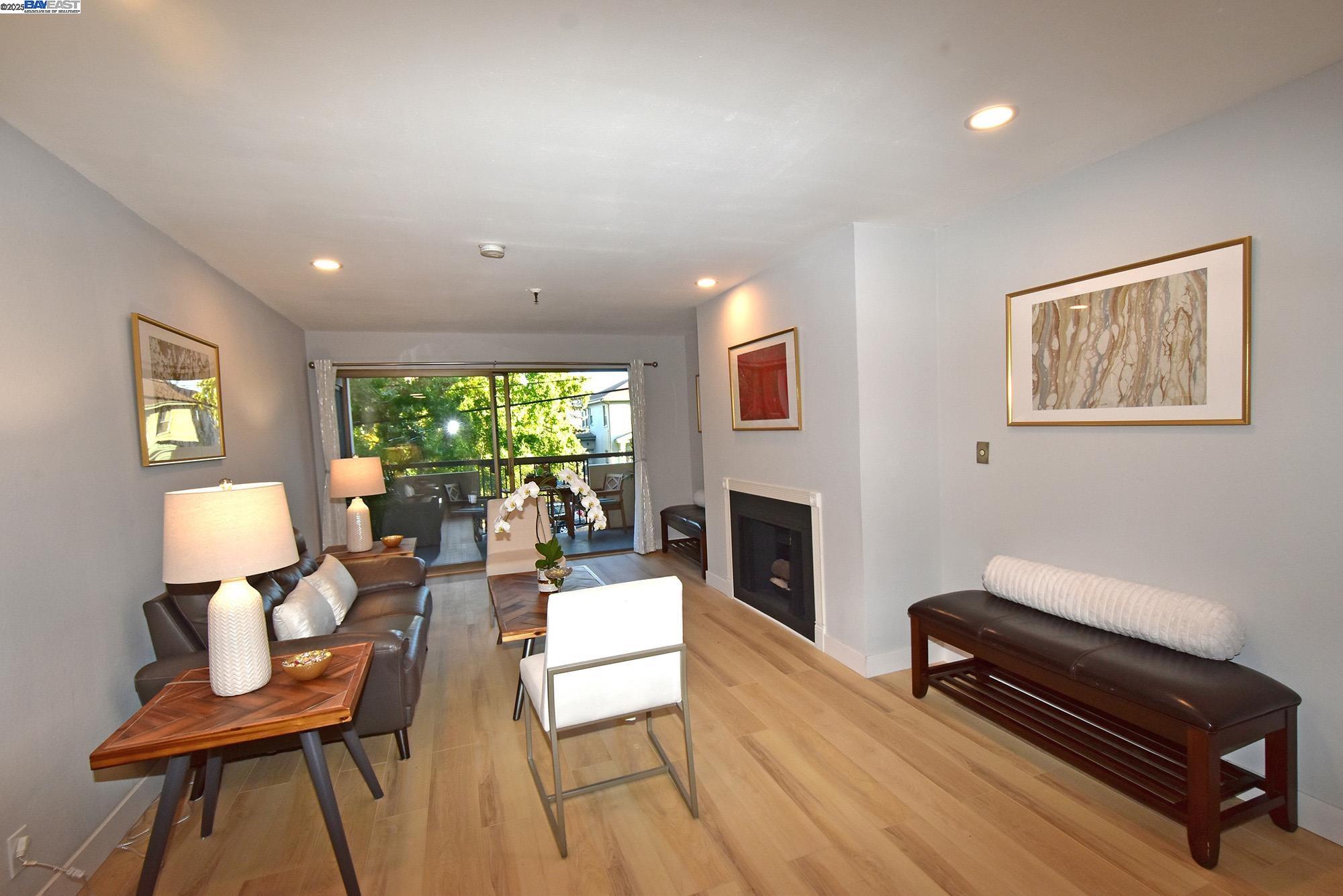 303 Adams St # 109, Oakland, California 94610, 2 Bedrooms Bedrooms, ,2 BathroomsBathrooms,Residential,For Sale,303 Adams St # 109,41087901