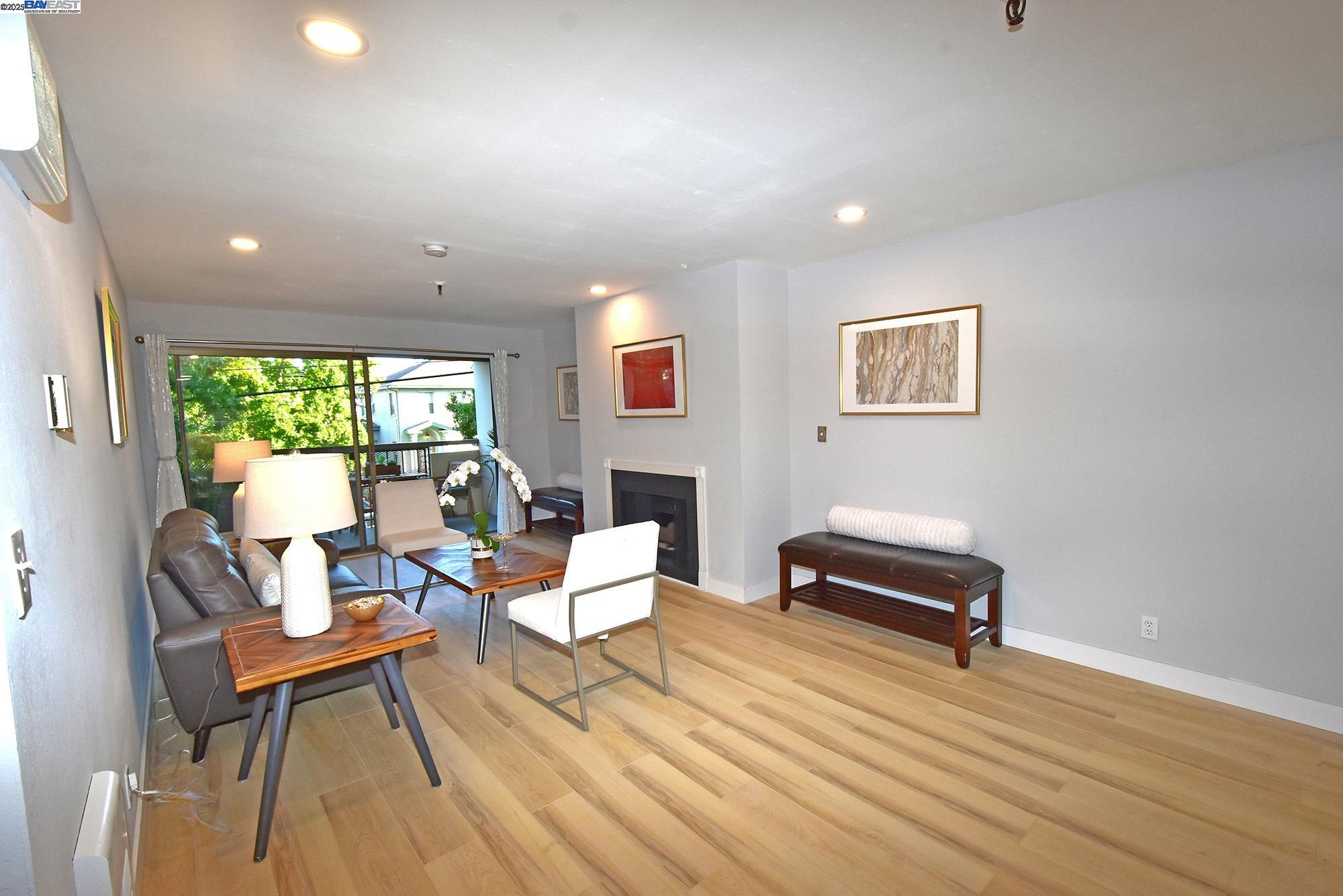303 Adams St # 109, Oakland, California 94610, 2 Bedrooms Bedrooms, ,2 BathroomsBathrooms,Residential,For Sale,303 Adams St # 109,41087901