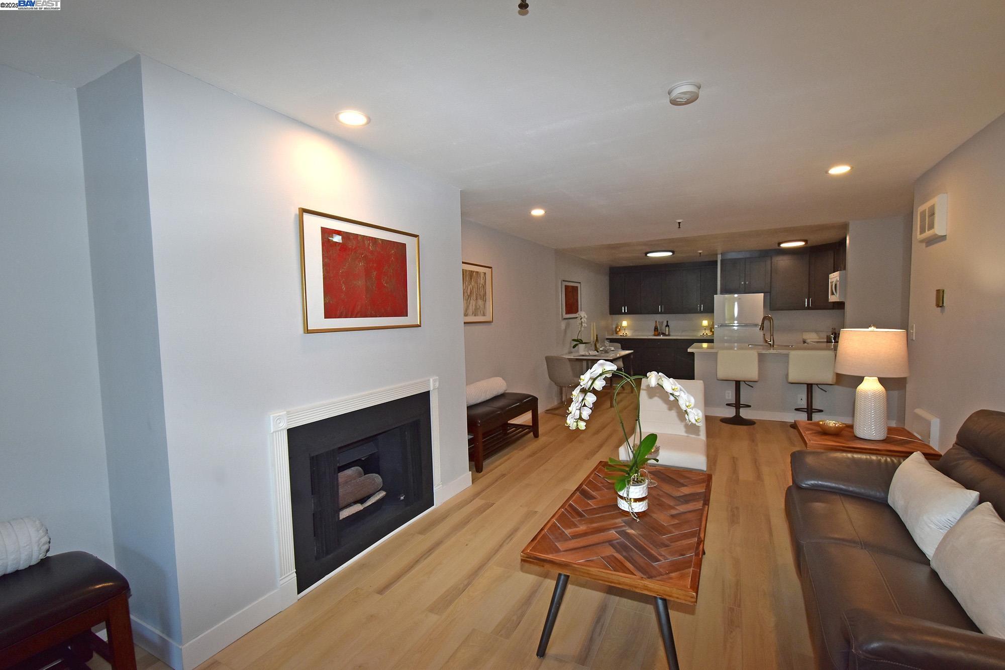 303 Adams St # 109, Oakland, California 94610, 2 Bedrooms Bedrooms, ,2 BathroomsBathrooms,Residential,For Sale,303 Adams St # 109,41087901