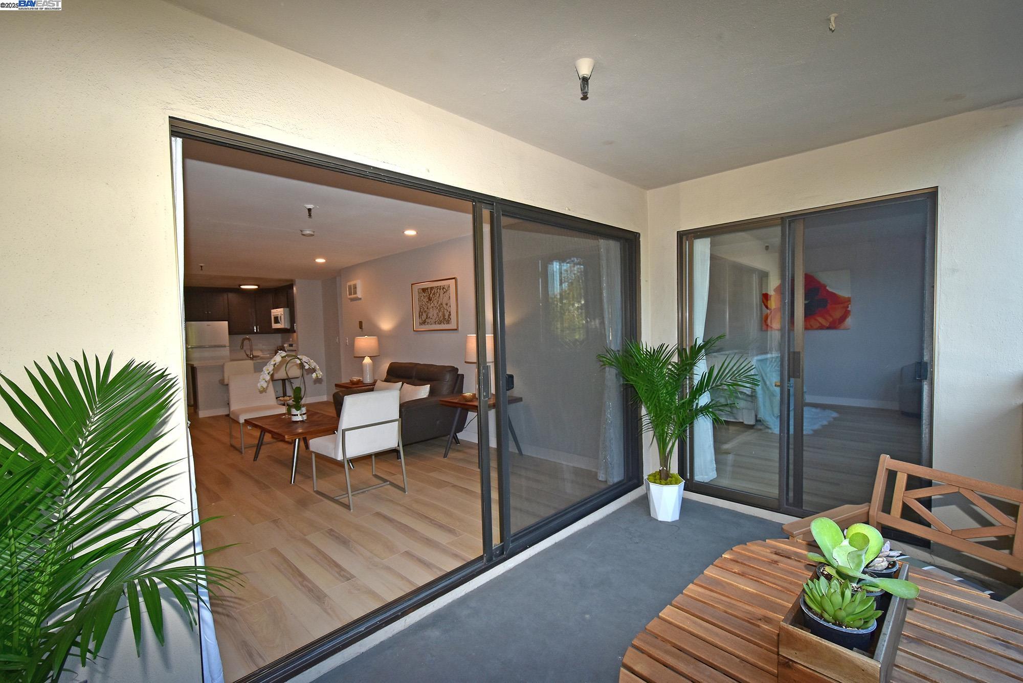 303 Adams St # 109, Oakland, California 94610, 2 Bedrooms Bedrooms, ,2 BathroomsBathrooms,Residential,For Sale,303 Adams St # 109,41087901