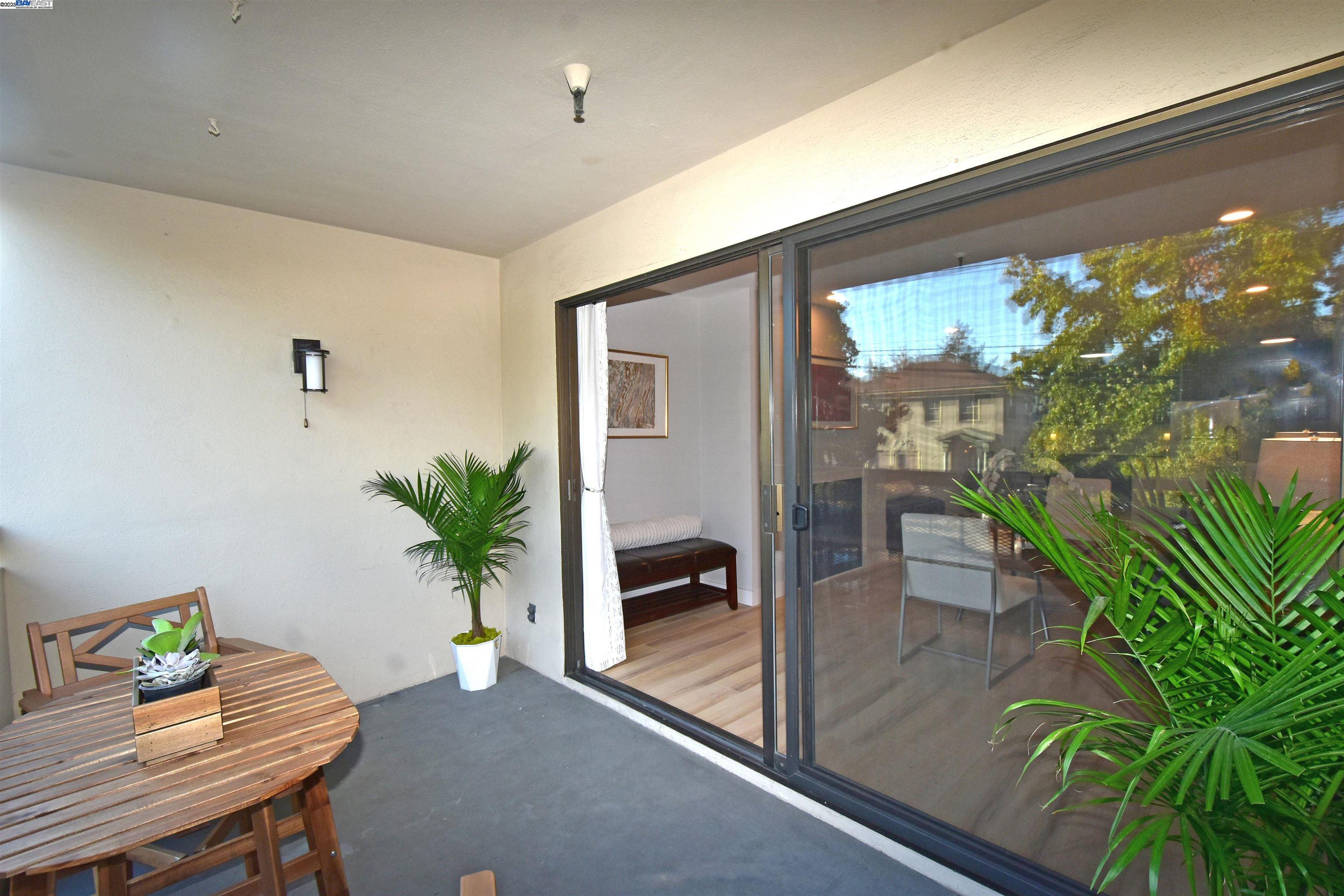 303 Adams St # 109, Oakland, California 94610, 2 Bedrooms Bedrooms, ,2 BathroomsBathrooms,Residential,For Sale,303 Adams St # 109,41087901