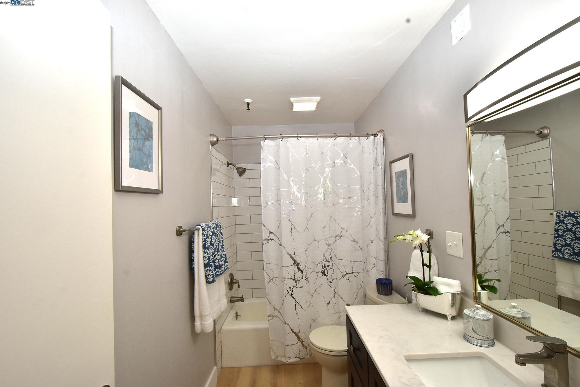 303 Adams St # 109, Oakland, California 94610, 2 Bedrooms Bedrooms, ,2 BathroomsBathrooms,Residential,For Sale,303 Adams St # 109,41087901