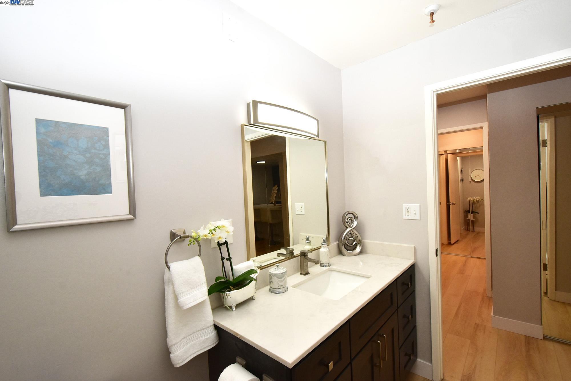 303 Adams St # 109, Oakland, California 94610, 2 Bedrooms Bedrooms, ,2 BathroomsBathrooms,Residential,For Sale,303 Adams St # 109,41087901