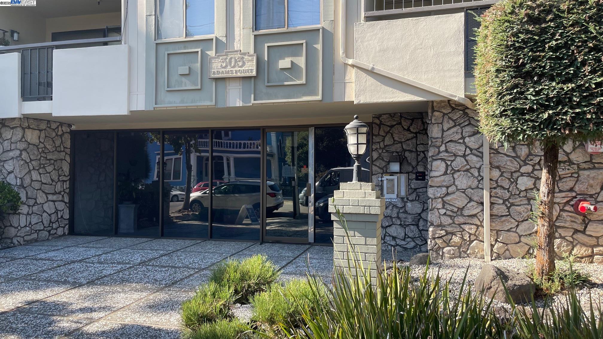303 Adams St # 109, Oakland, California 94610, 2 Bedrooms Bedrooms, ,2 BathroomsBathrooms,Residential,For Sale,303 Adams St # 109,41087901