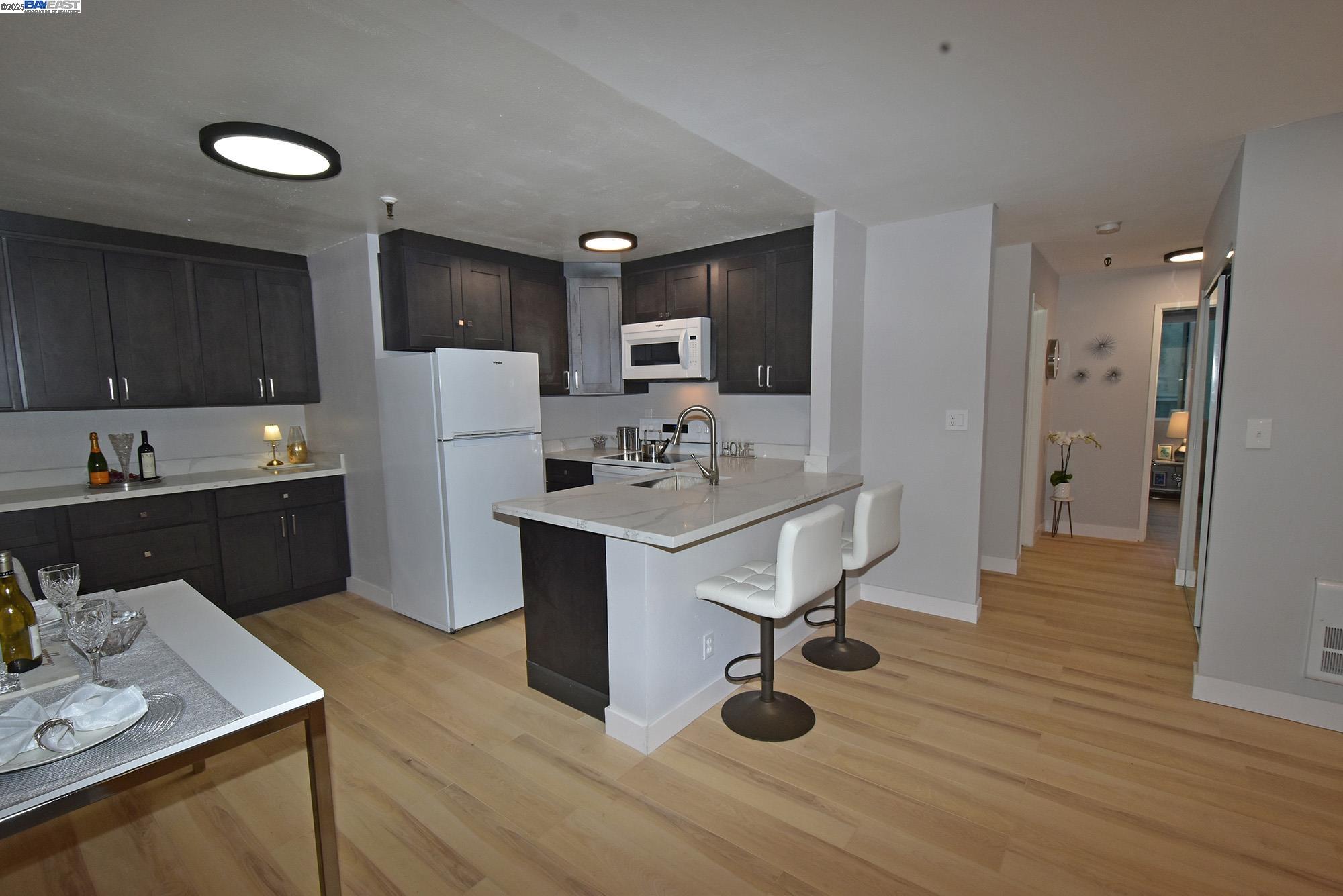 303 Adams St # 109, Oakland, California 94610, 2 Bedrooms Bedrooms, ,2 BathroomsBathrooms,Residential,For Sale,303 Adams St # 109,41087901