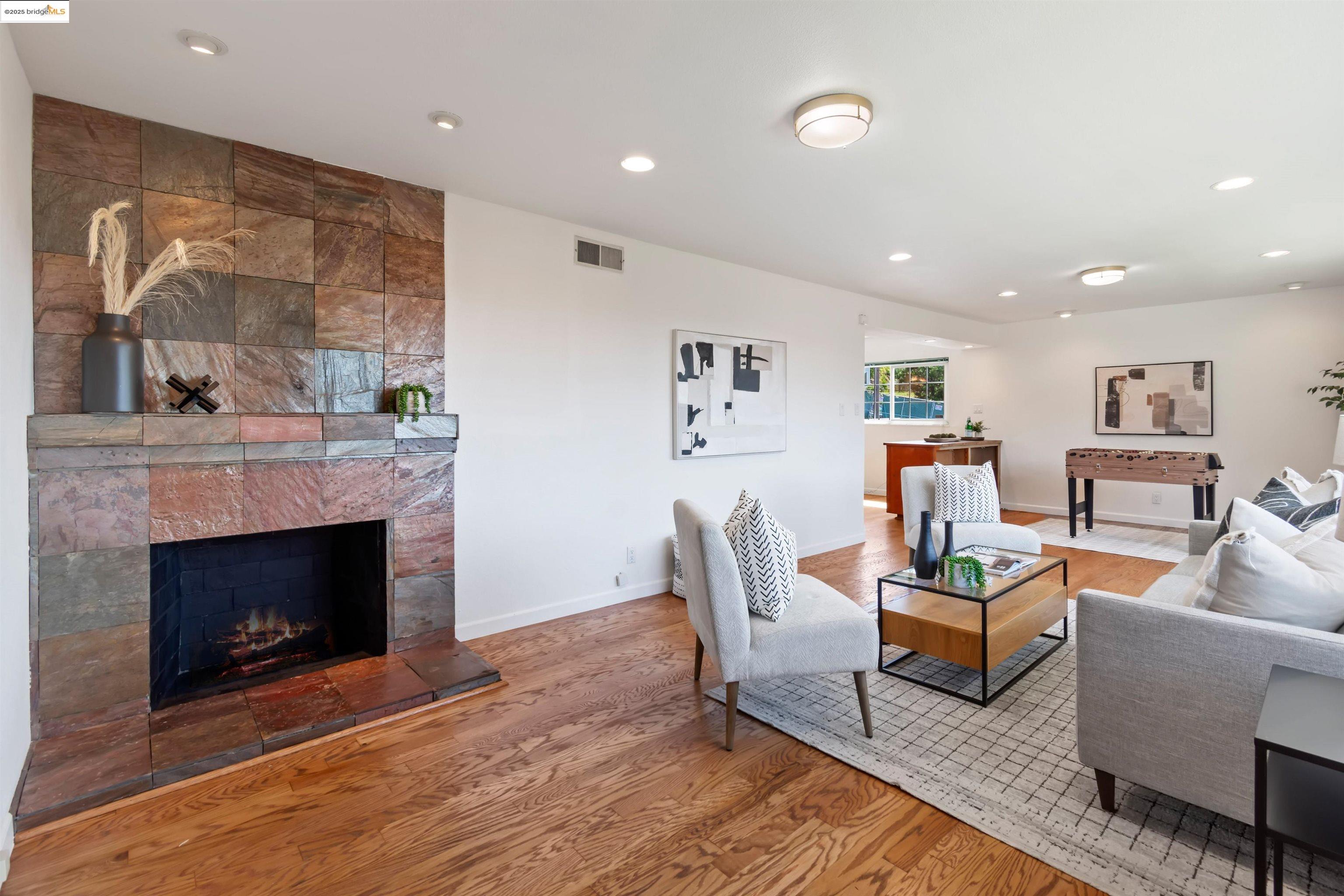 Detail Gallery Image 17 of 22 For 2509 Tulare Ave, El Cerrito,  CA 94530 - 3 Beds | 2/1 Baths