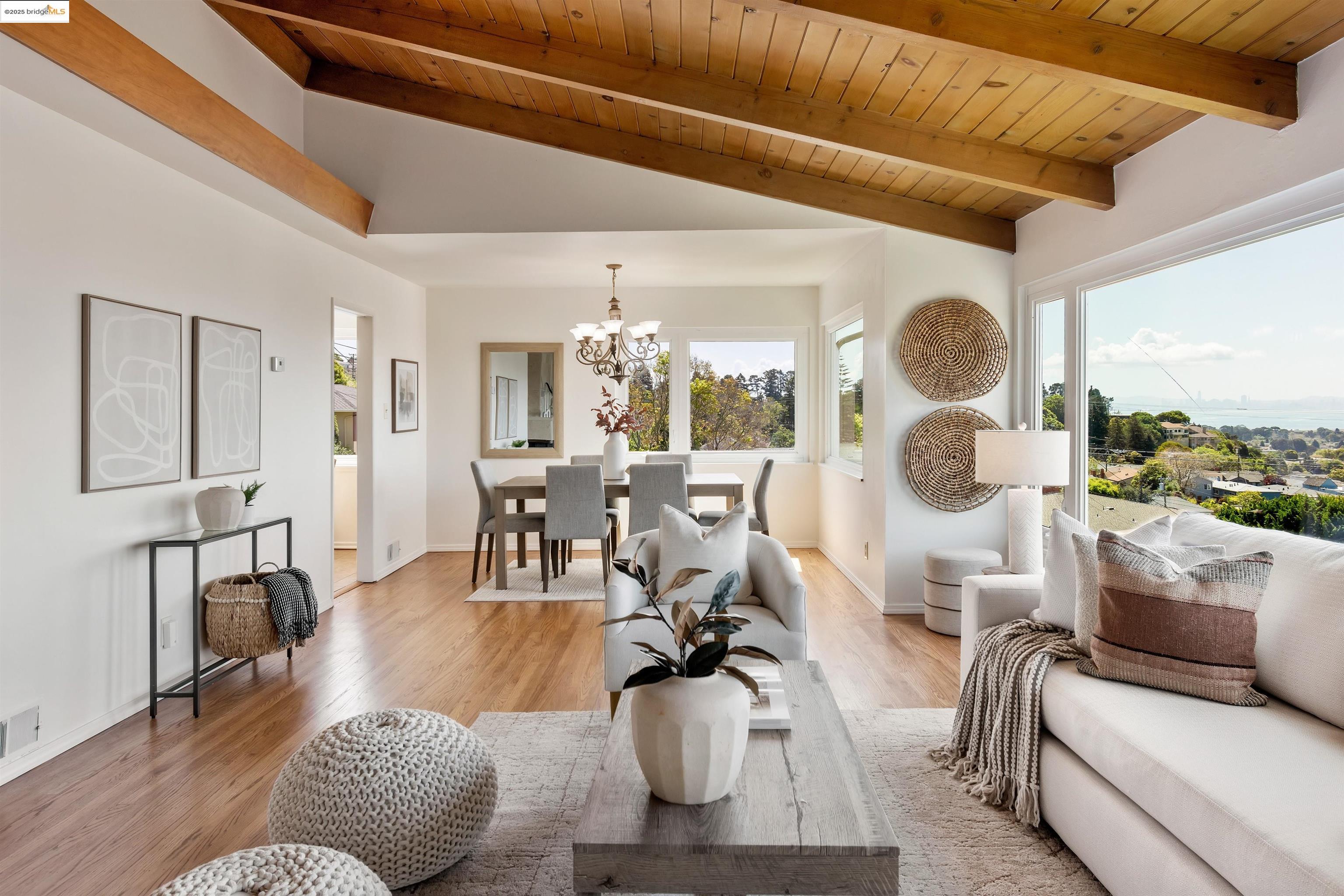 Detail Gallery Image 5 of 22 For 2509 Tulare Ave, El Cerrito,  CA 94530 - 3 Beds | 2/1 Baths