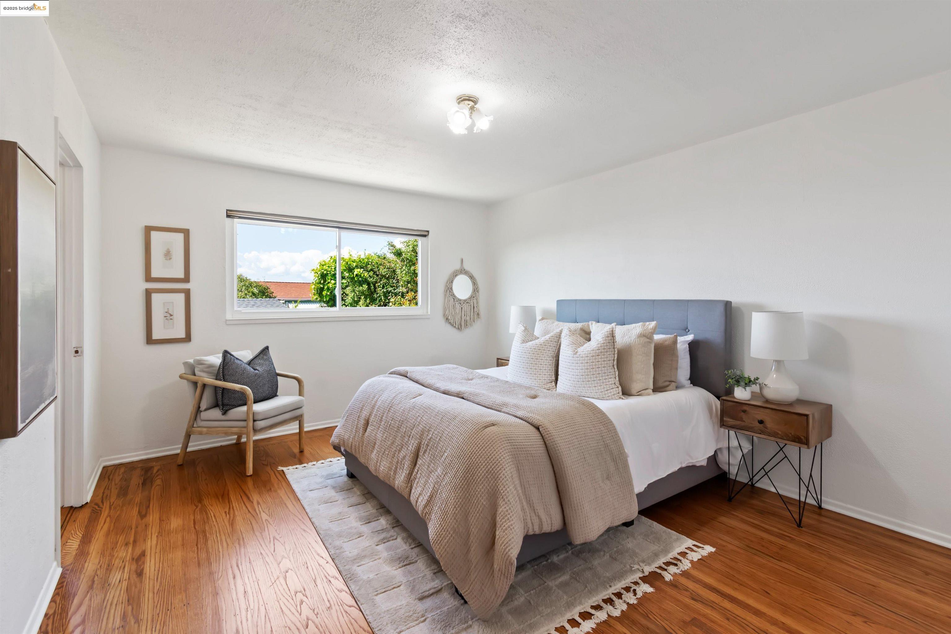 Detail Gallery Image 10 of 22 For 2509 Tulare Ave, El Cerrito,  CA 94530 - 3 Beds | 2/1 Baths