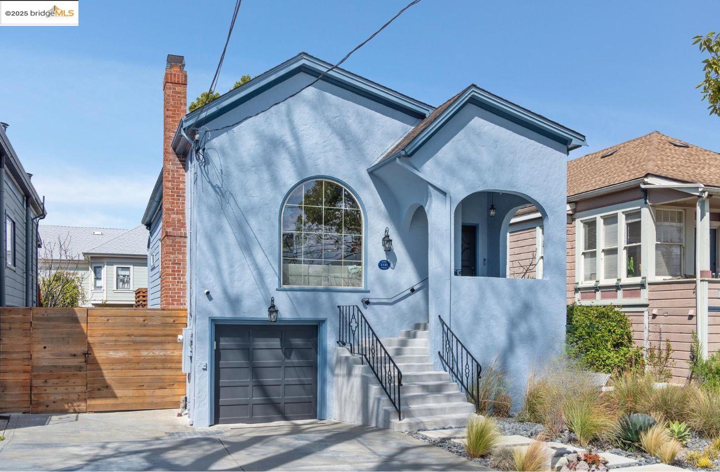 Detail Gallery Image 1 of 1 For 1531 Court St, Alameda,  CA 94501 - 4 Beds | 3 Baths