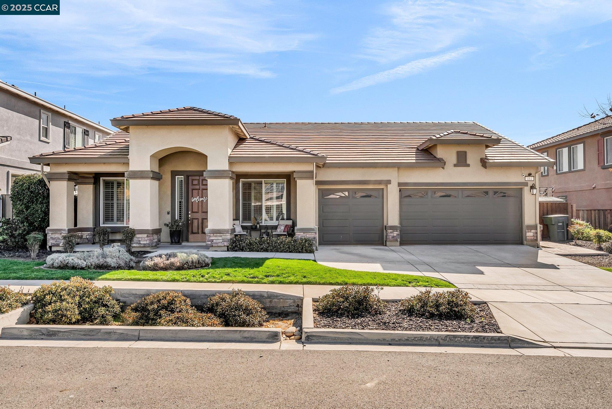 Detail Gallery Image 1 of 1 For 414 Pinenut St, Oakley,  CA 94561 - 4 Beds | 2/1 Baths