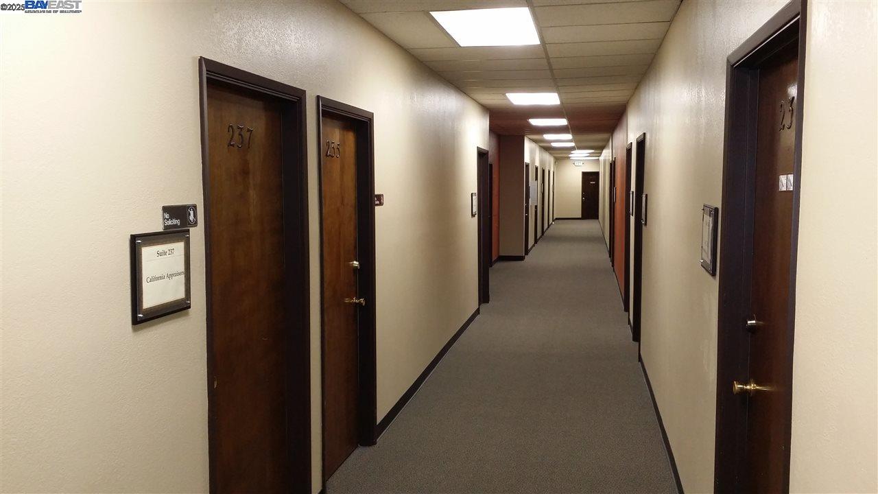 Detail Gallery Image 3 of 17 For 4047 1st St Suite 114, Livermore,  CA 94551 - – Beds | – Baths