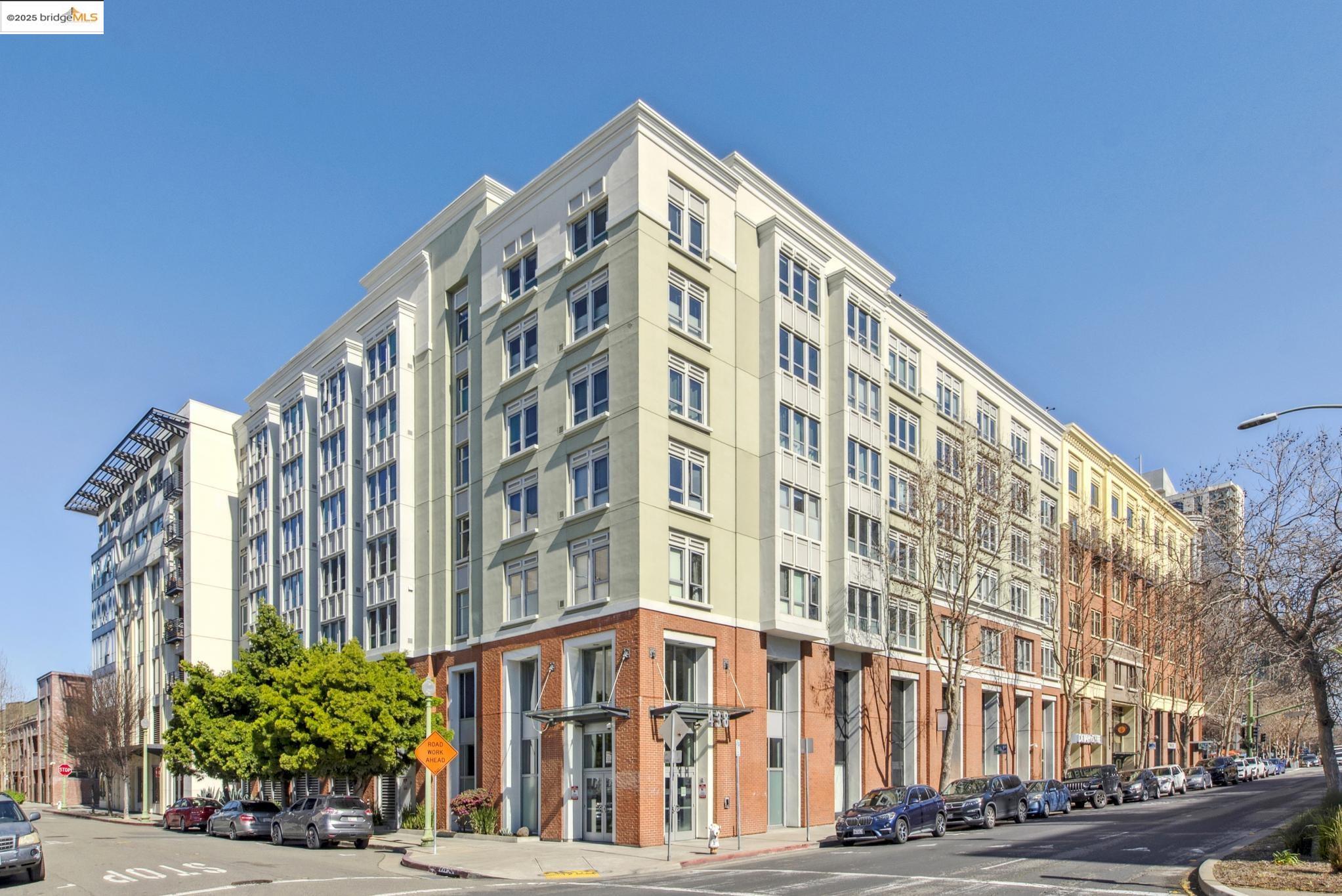 More Details about MLS # 41087984 : 438 W GRAND AVE # 717