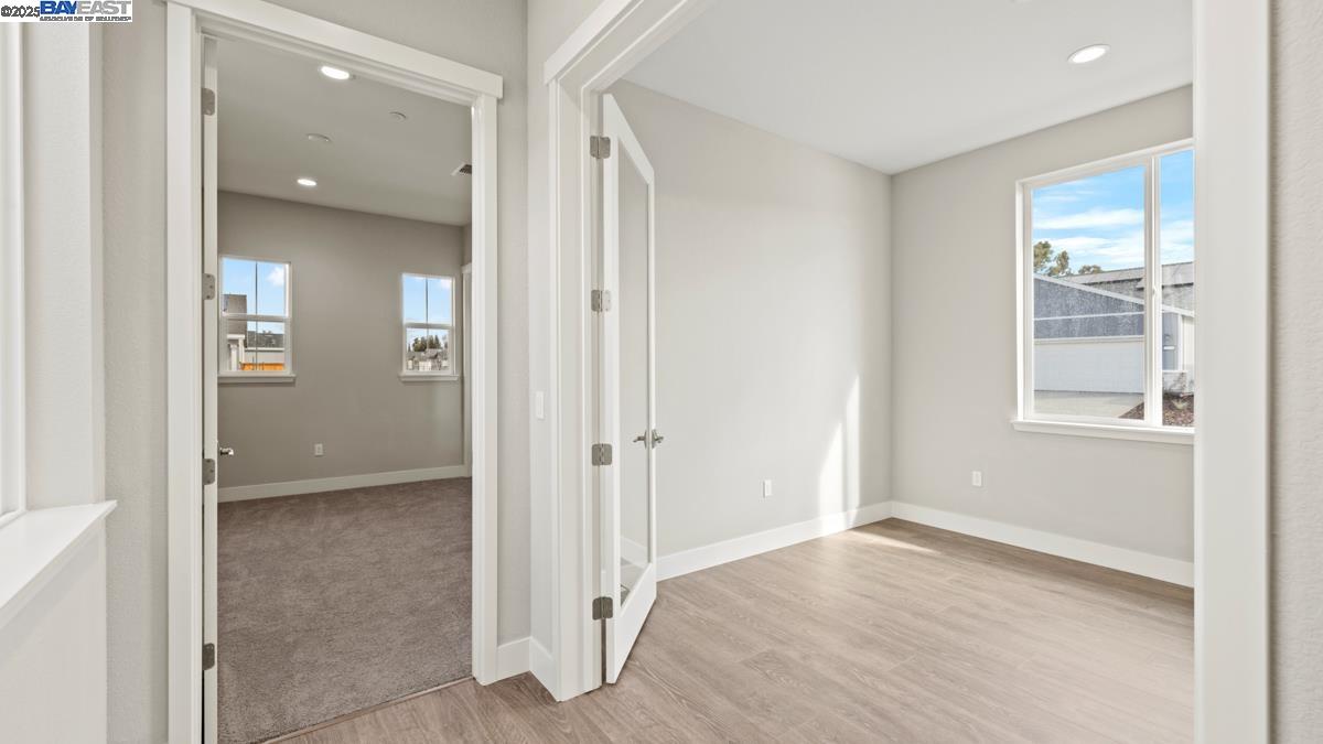 Detail Gallery Image 21 of 29 For 1084 Kestrel Street, Manteca,  CA 95336 - 2 Beds | 2/1 Baths