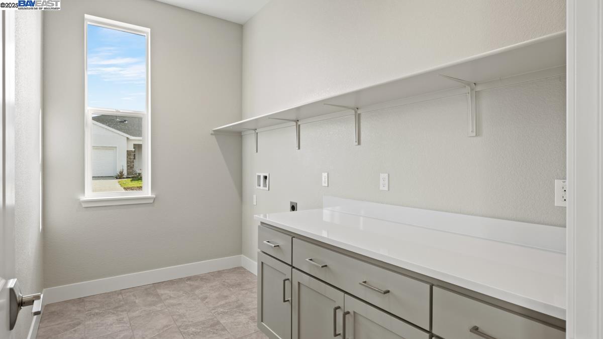 Detail Gallery Image 26 of 29 For 1084 Kestrel Street, Manteca,  CA 95336 - 2 Beds | 2/1 Baths