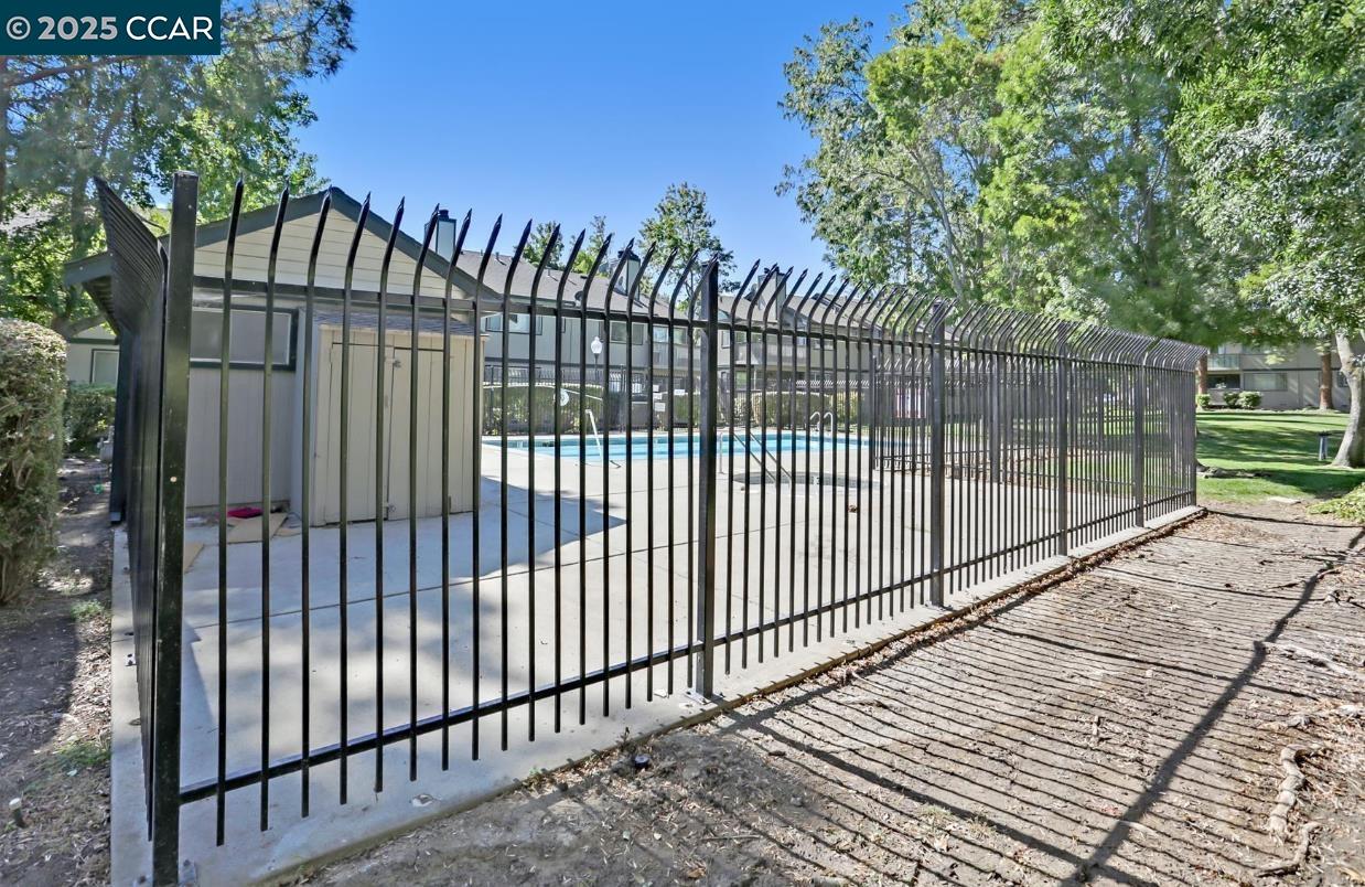 Detail Gallery Image 32 of 38 For 1093 Chadwick Circle, Bay Point,  CA 94565 - 2 Beds | 2 Baths