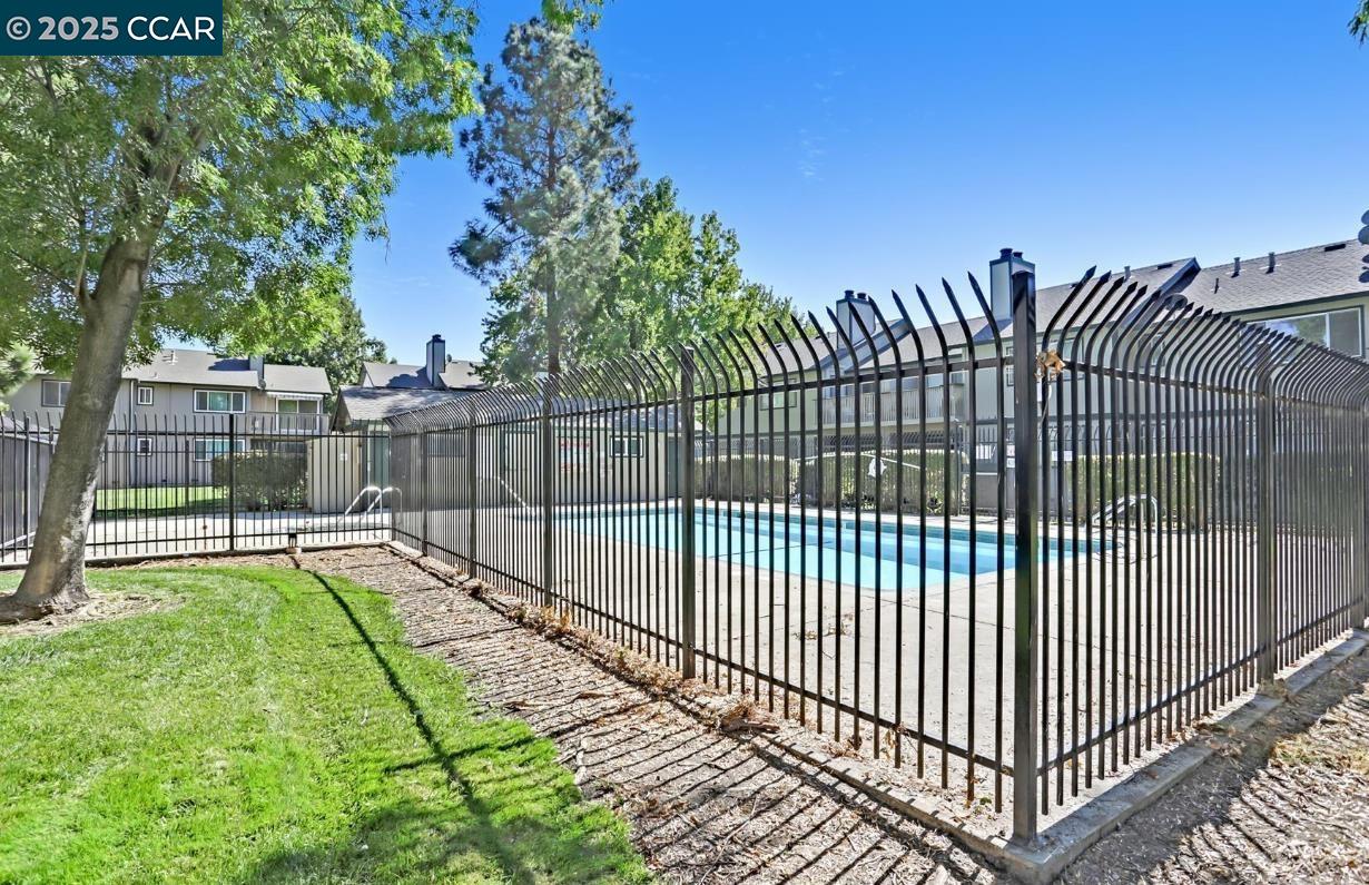 Detail Gallery Image 34 of 38 For 1093 Chadwick Circle, Bay Point,  CA 94565 - 2 Beds | 2 Baths