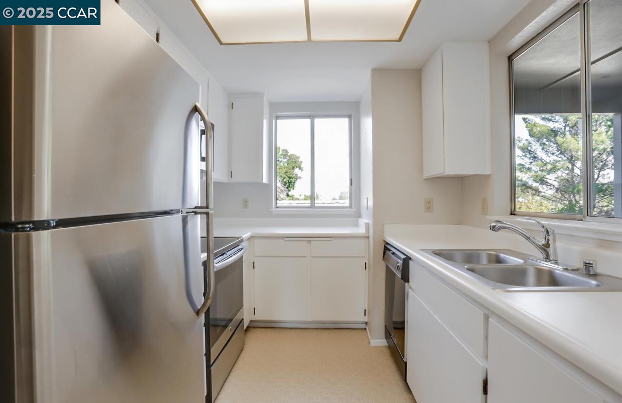 Detail Gallery Image 5 of 38 For 1093 Chadwick Circle, Bay Point,  CA 94565 - 2 Beds | 2 Baths