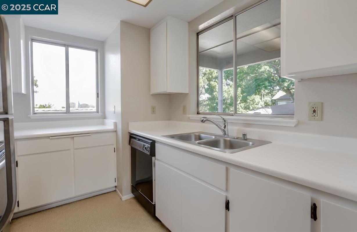 Detail Gallery Image 7 of 38 For 1093 Chadwick Circle, Bay Point,  CA 94565 - 2 Beds | 2 Baths