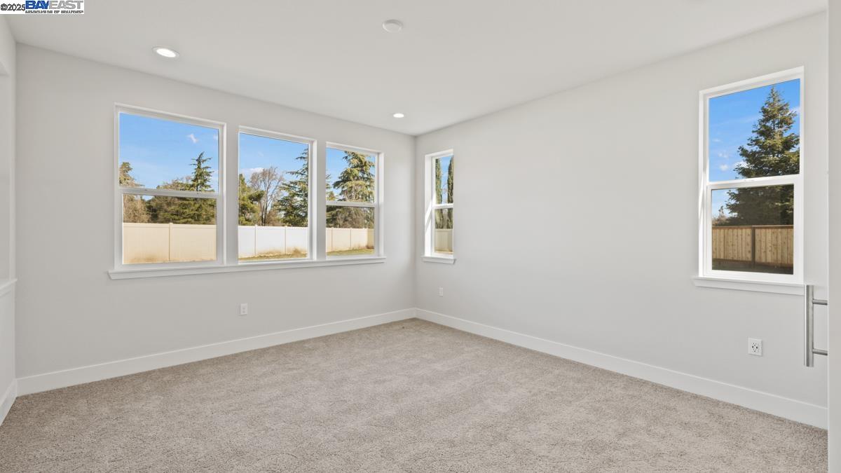 Detail Gallery Image 11 of 26 For 1095 Heathridge Street, Manteca,  CA 95336 - 2 Beds | 2 Baths
