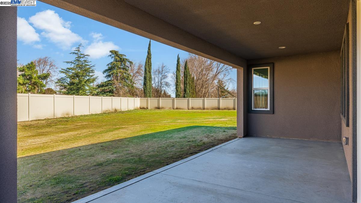Detail Gallery Image 24 of 26 For 1095 Heathridge Street, Manteca,  CA 95336 - 2 Beds | 2 Baths