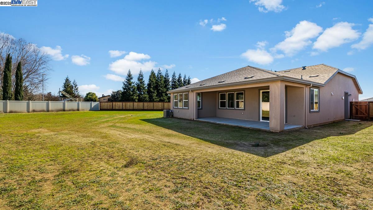 Detail Gallery Image 25 of 26 For 1095 Heathridge Street, Manteca,  CA 95336 - 2 Beds | 2 Baths