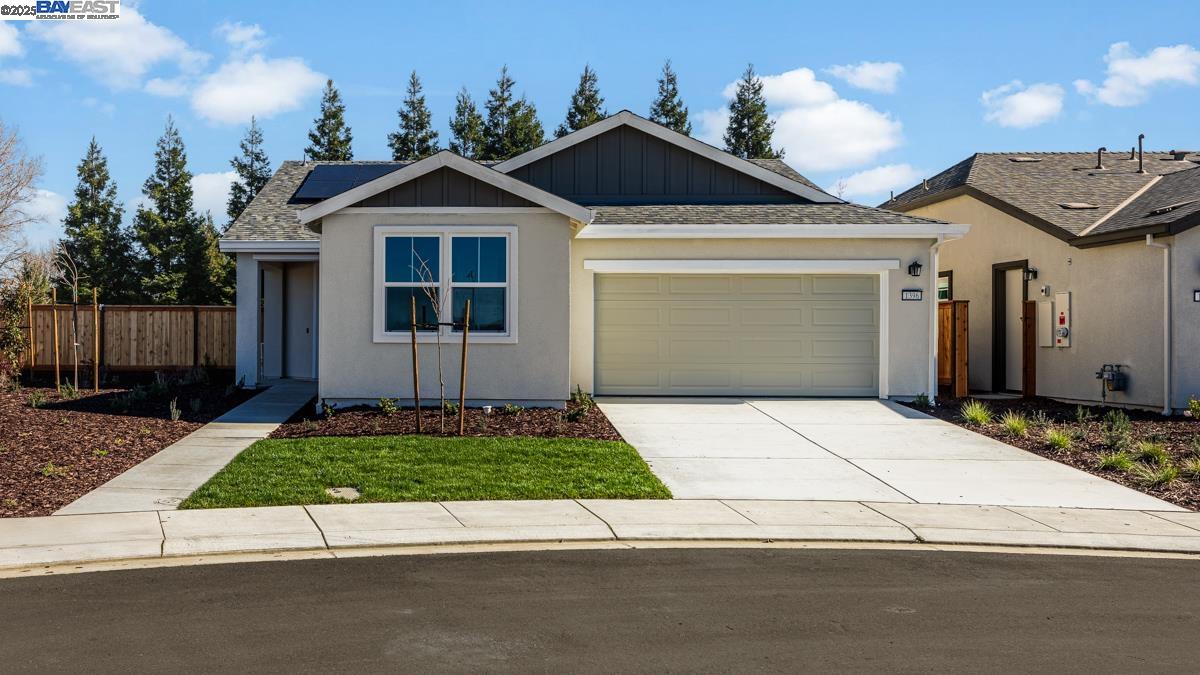 Detail Gallery Image 1 of 25 For 1396 Crescent Ave, Manteca,  CA 95336 - 2 Beds | 2 Baths