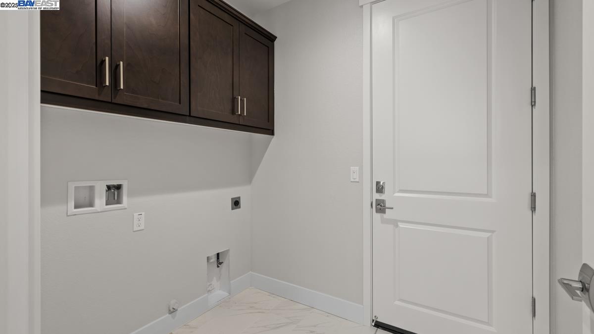 Detail Gallery Image 17 of 25 For 1396 Crescent Ave, Manteca,  CA 95336 - 2 Beds | 2 Baths